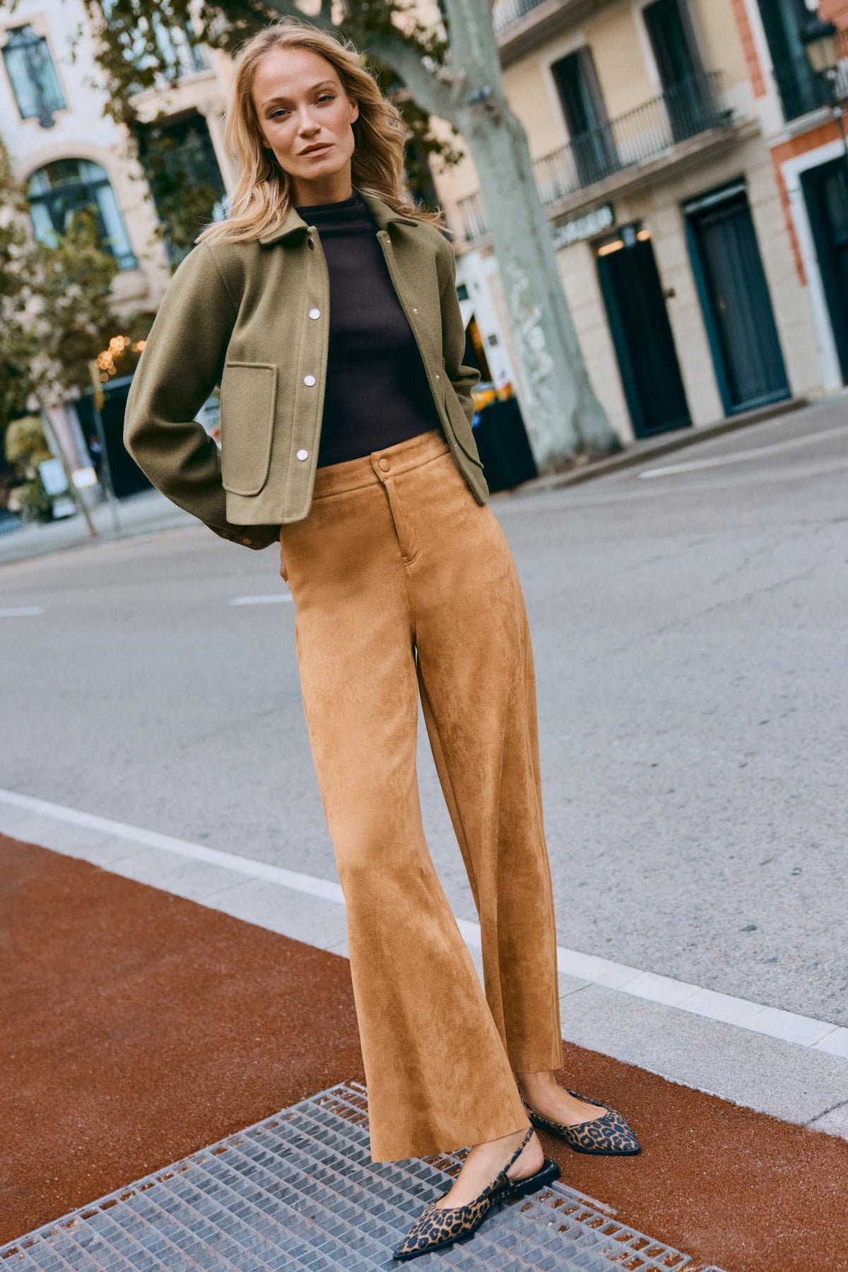 Pantaloni ancho efecto ante camel