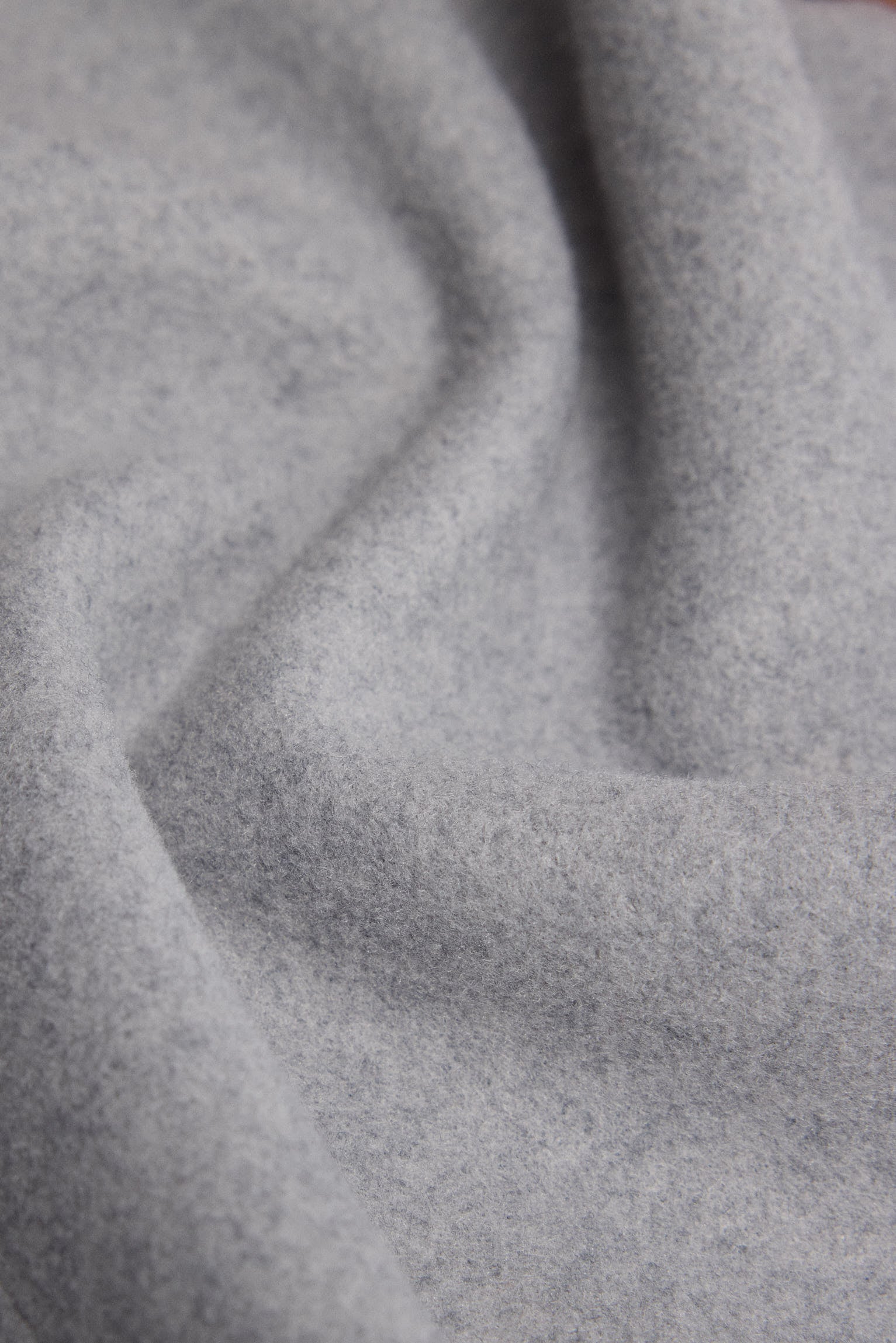 Maglione girocollo grigio strutturato caldo