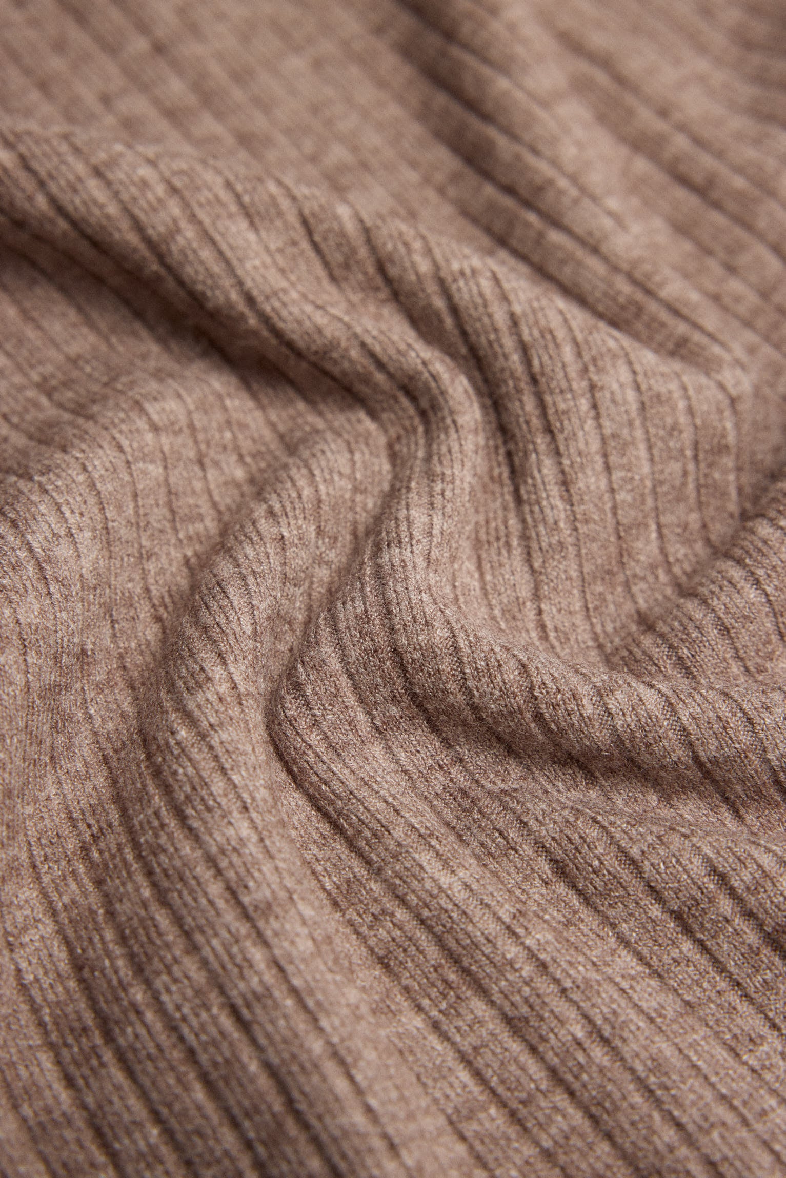 Abito lungo in maglia a coste marrone