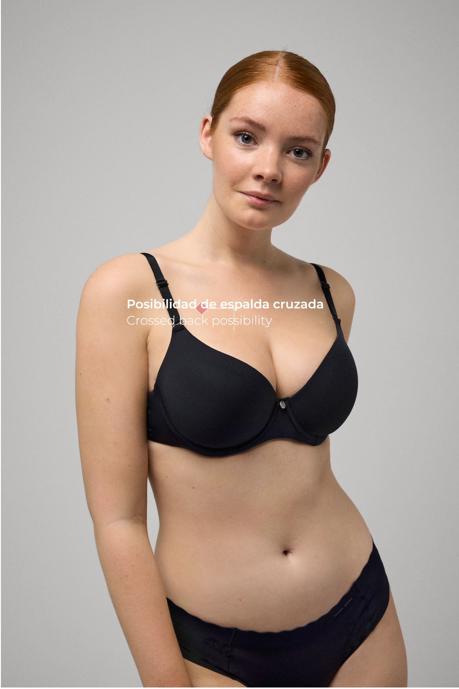 Reggiseno nero a taglia regolabile