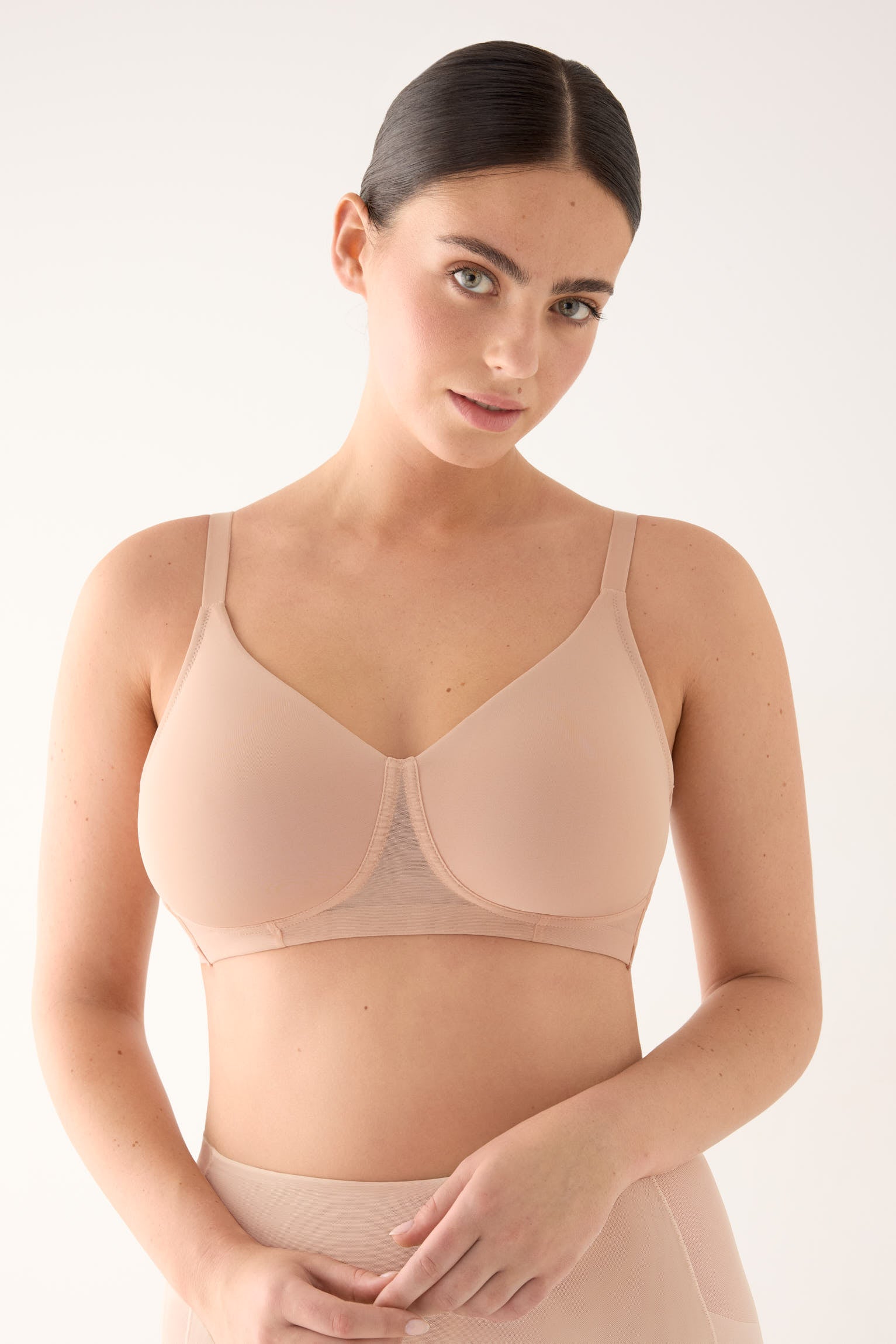 10184-01-nomarks-sujetador-reductor-sin-aro-sin-relleno-aura-nude-ysabel-mora