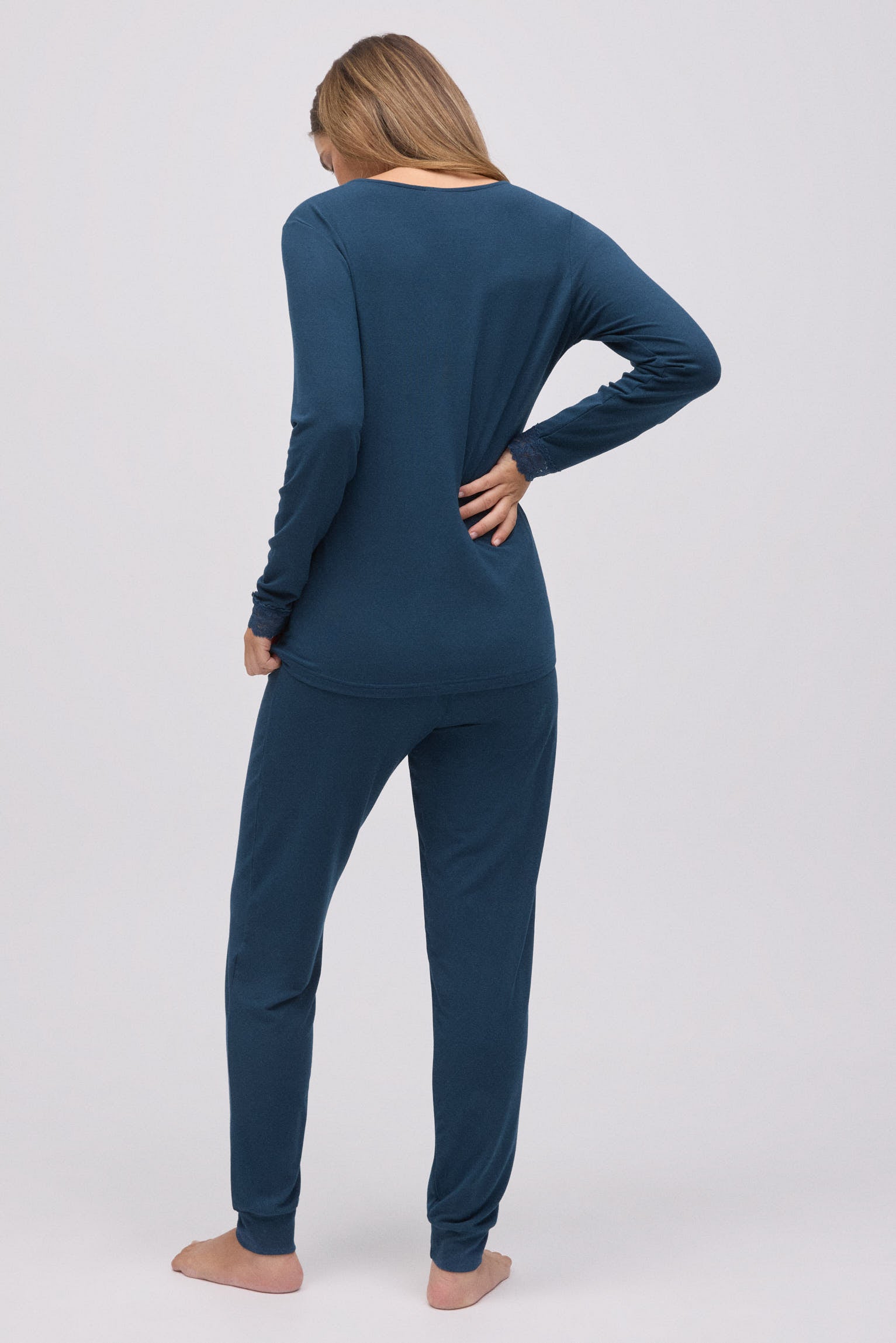 10766-2-pijama-largo-extra-suave-de-modal-jogger-marino