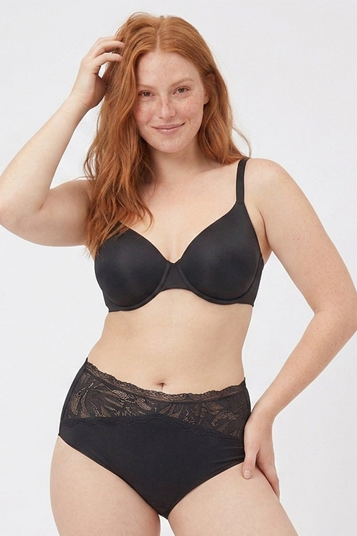 Slip a vita alta con dettagli in pizzo nero