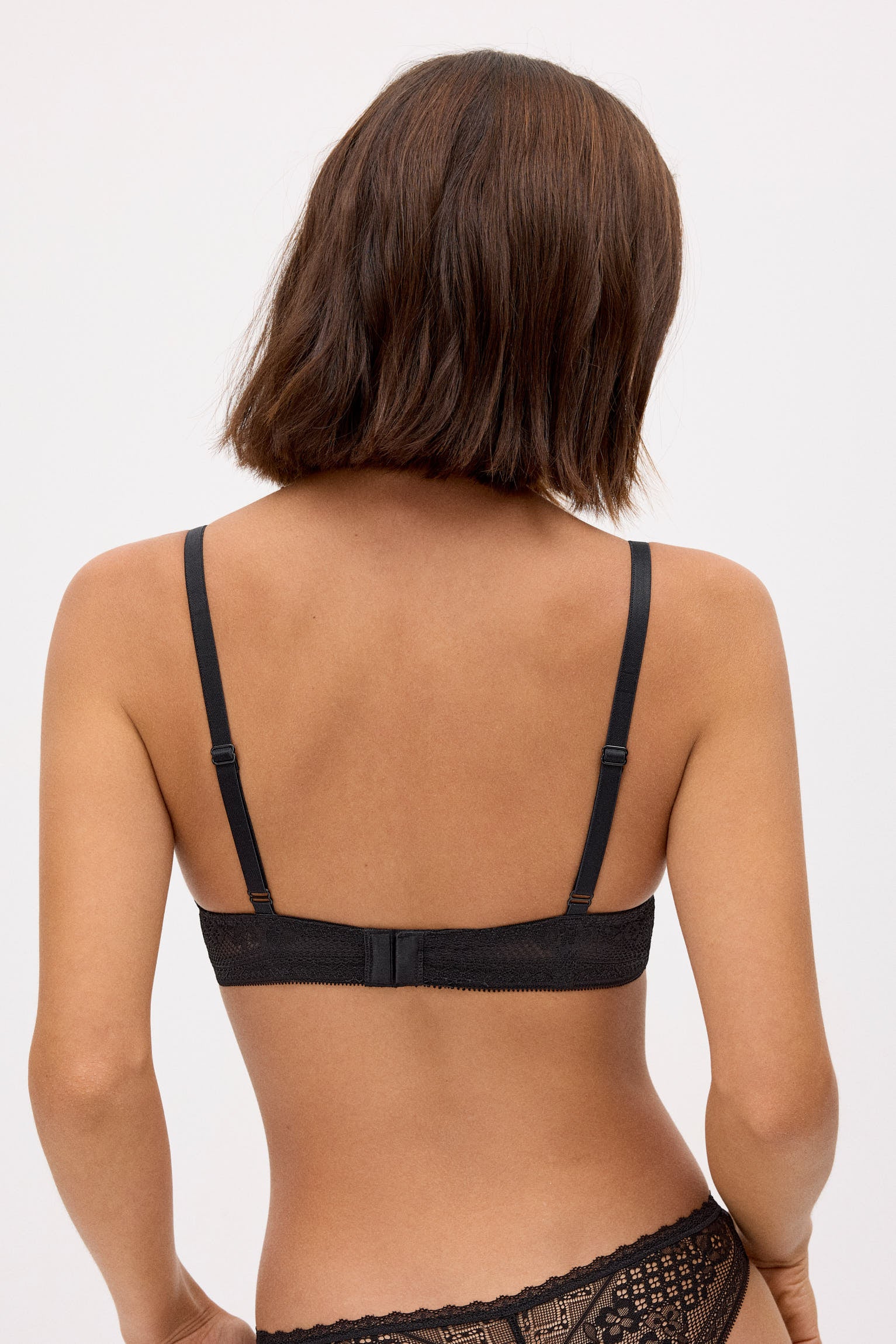 10829-2-sujetador-con-aro-con-relleno-encaje-negro-special-you-paula-echevarria