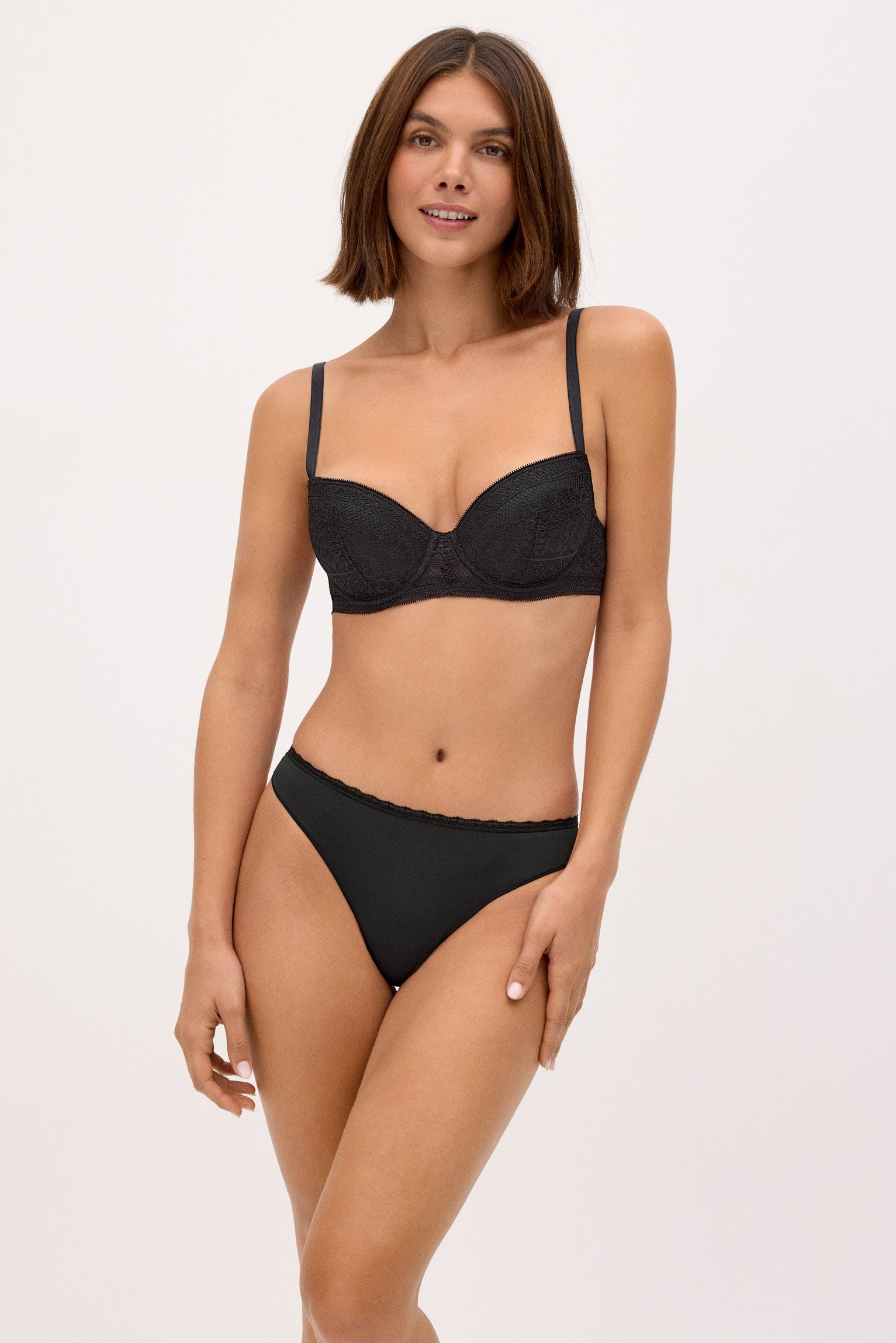 10832-2-tanga-encaje-negro-special-you-paula-echevarria