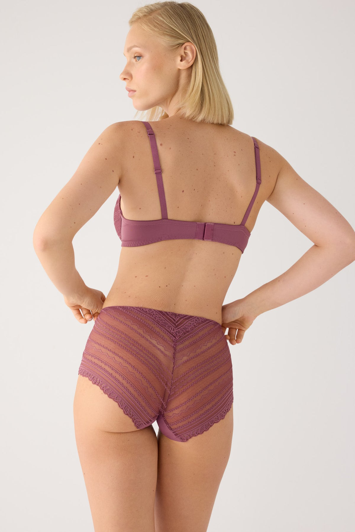 Slip a vita alta pizzo rosa