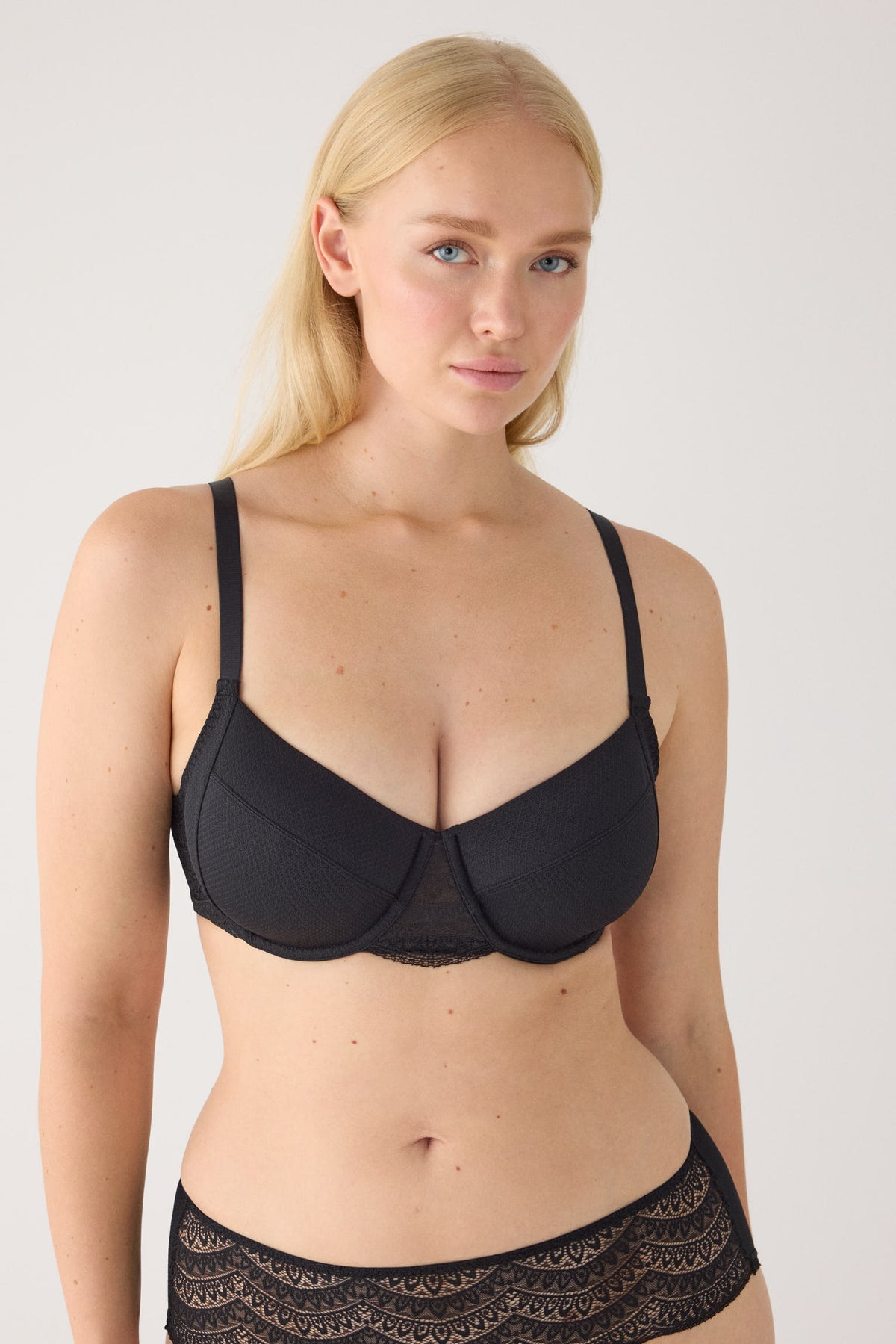Reggiseno riduttore capacidad con ferretto senza imbottitura nero
