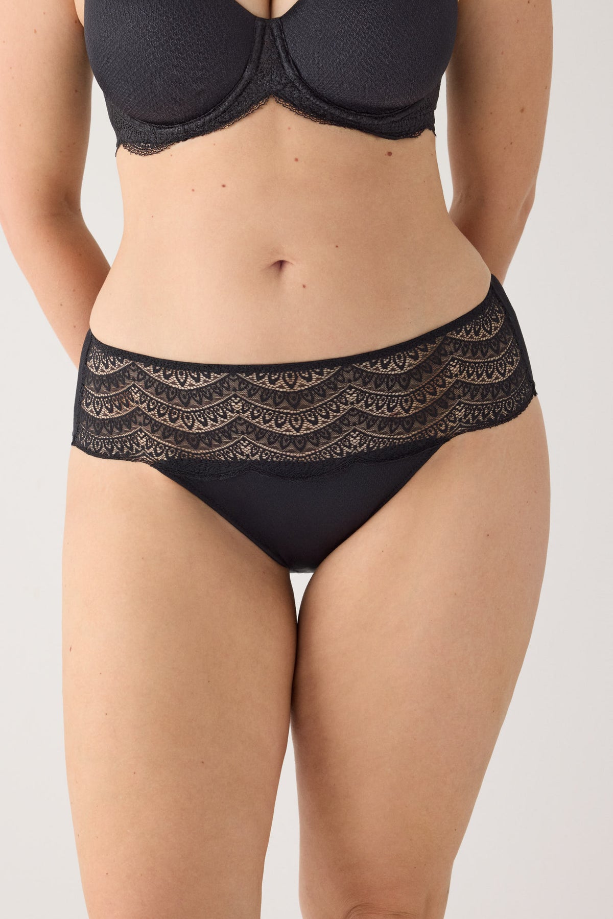 Slip midi pizzo nero | Paula Echevarria