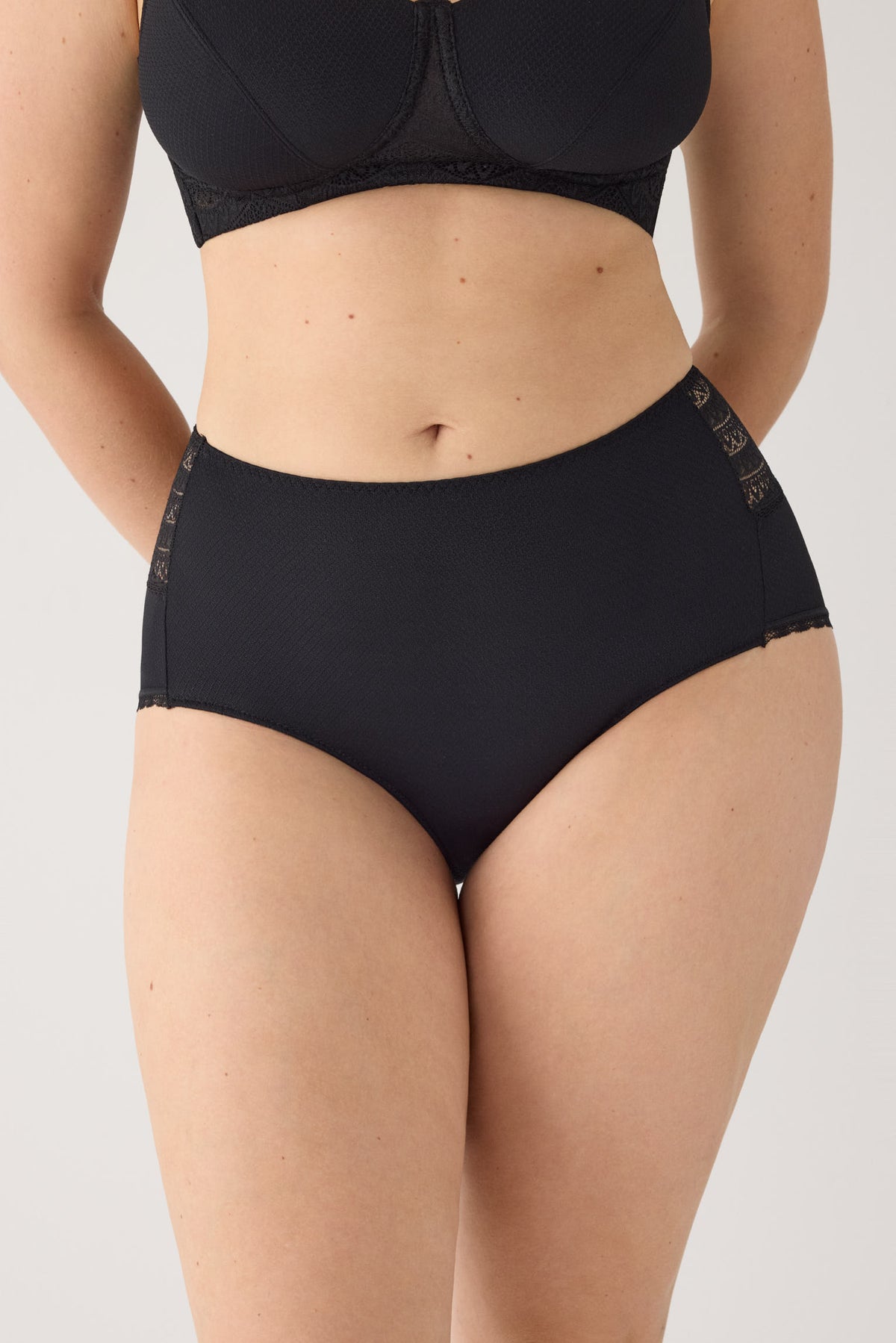 Slip a vita alta pizzo nero