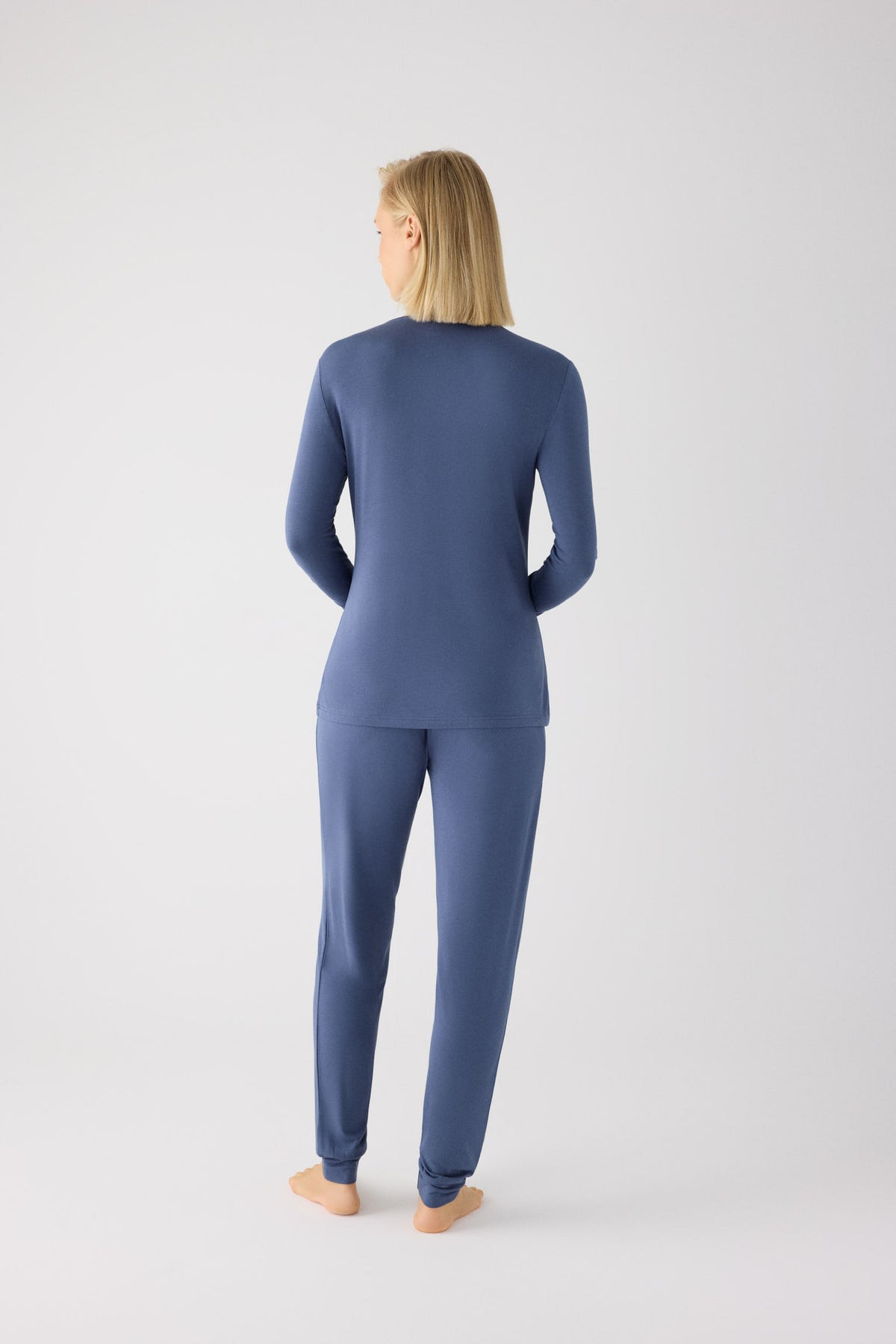 Pijama largo de donna ligero y suave con pantalón jogger azul
