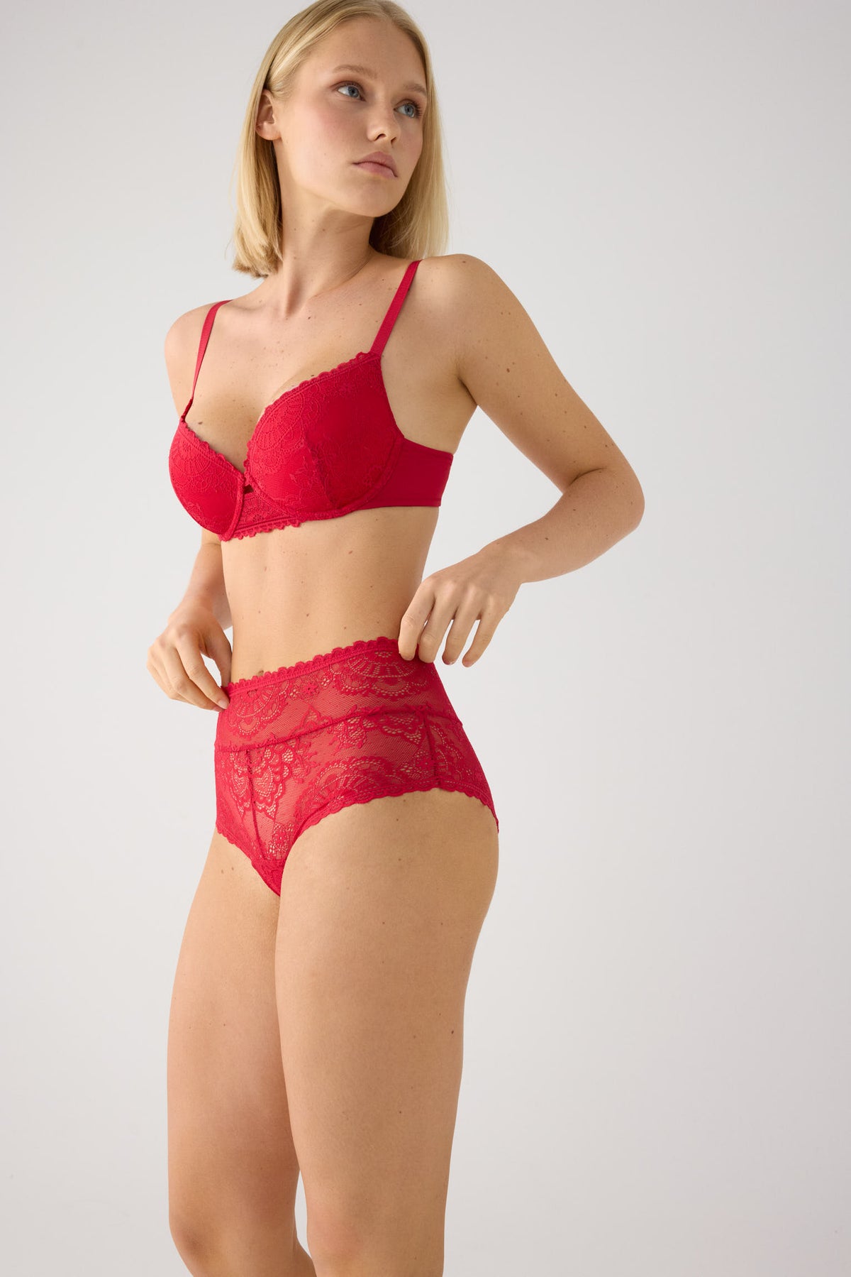 Slip a vita alta pizzo rosso