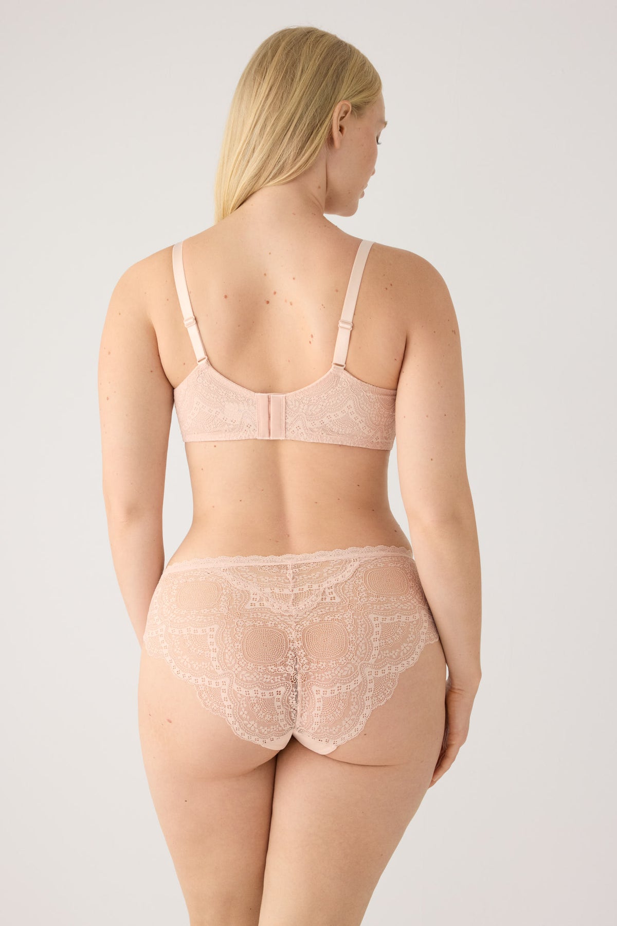 Slip midi pizzo nude | Paula Echevarria Limited Edition