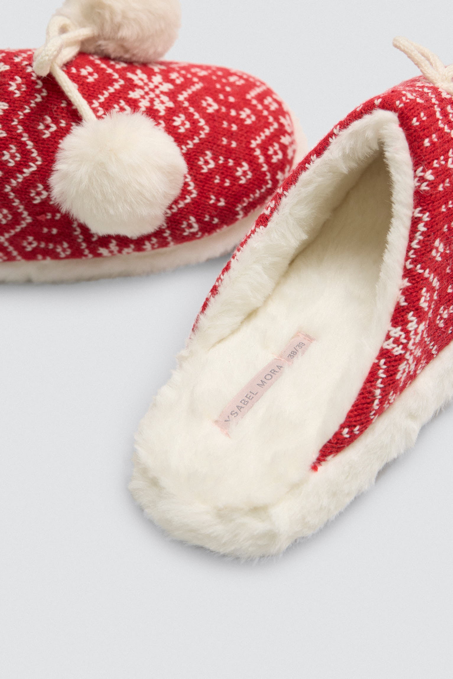 14175-5-zapatillas-casa-mujer-navidad-pompones-ysabel-mora