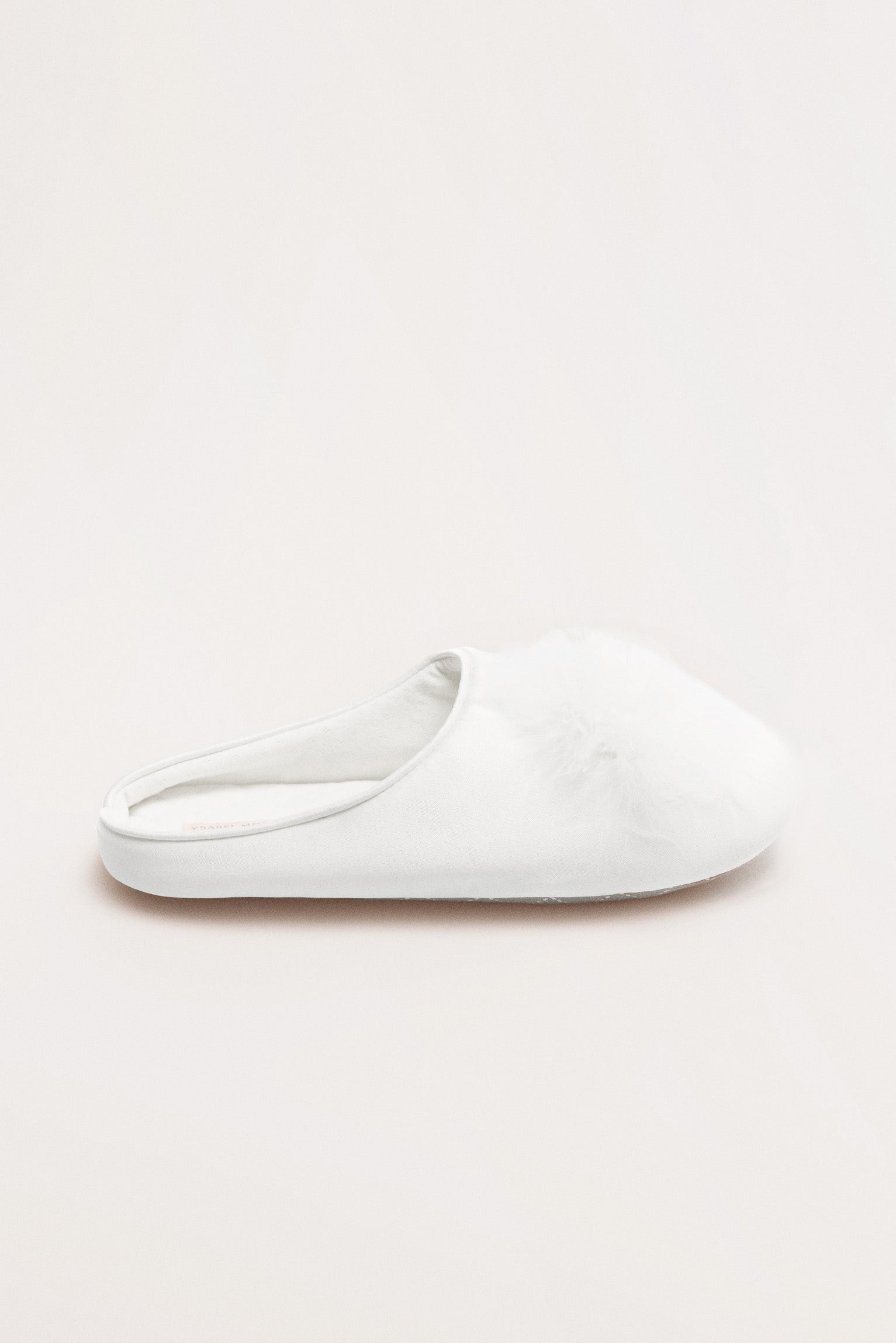 14176-2-zapatillas-de-casa-plumas-marabu-novia-blanco-paula-echevarria