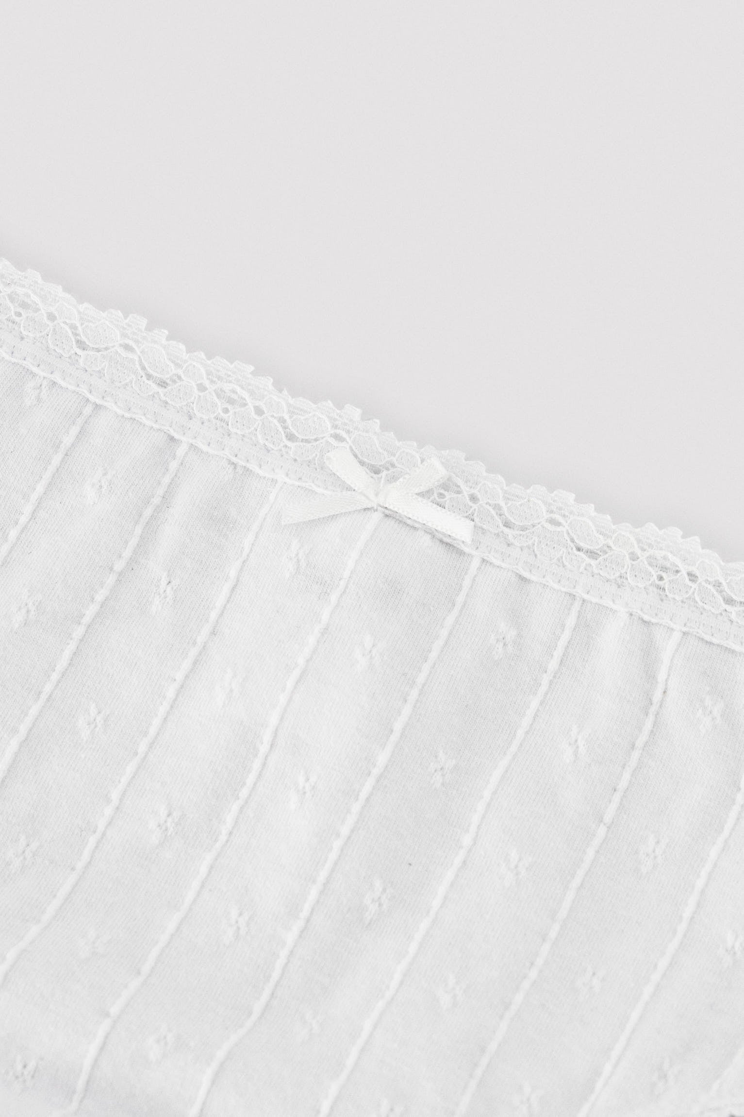 Conjunto infantil interior camiseta y braga blanco - Ysabel Mora