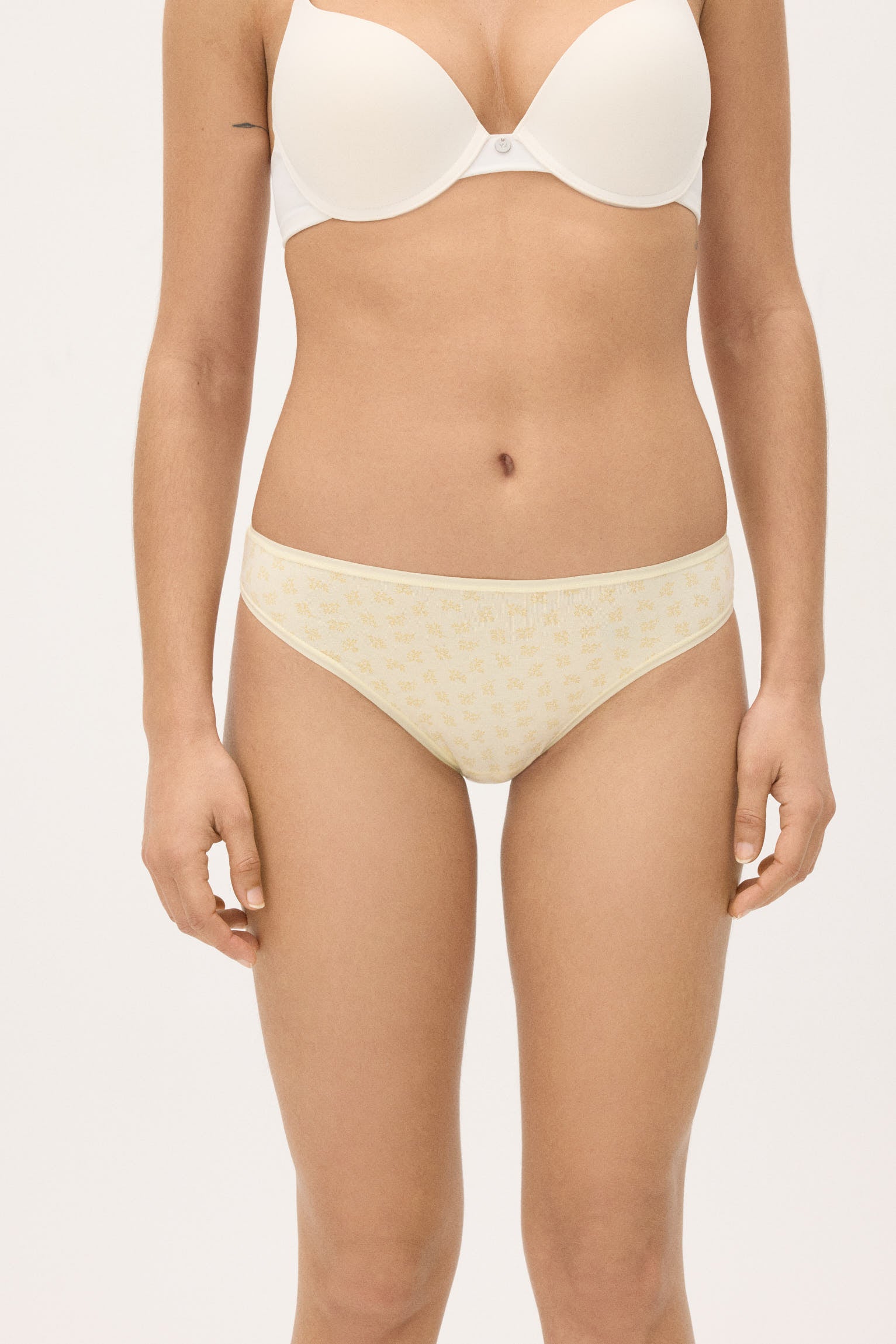 Confezione da 6 mini slip tinta unita e fantasia