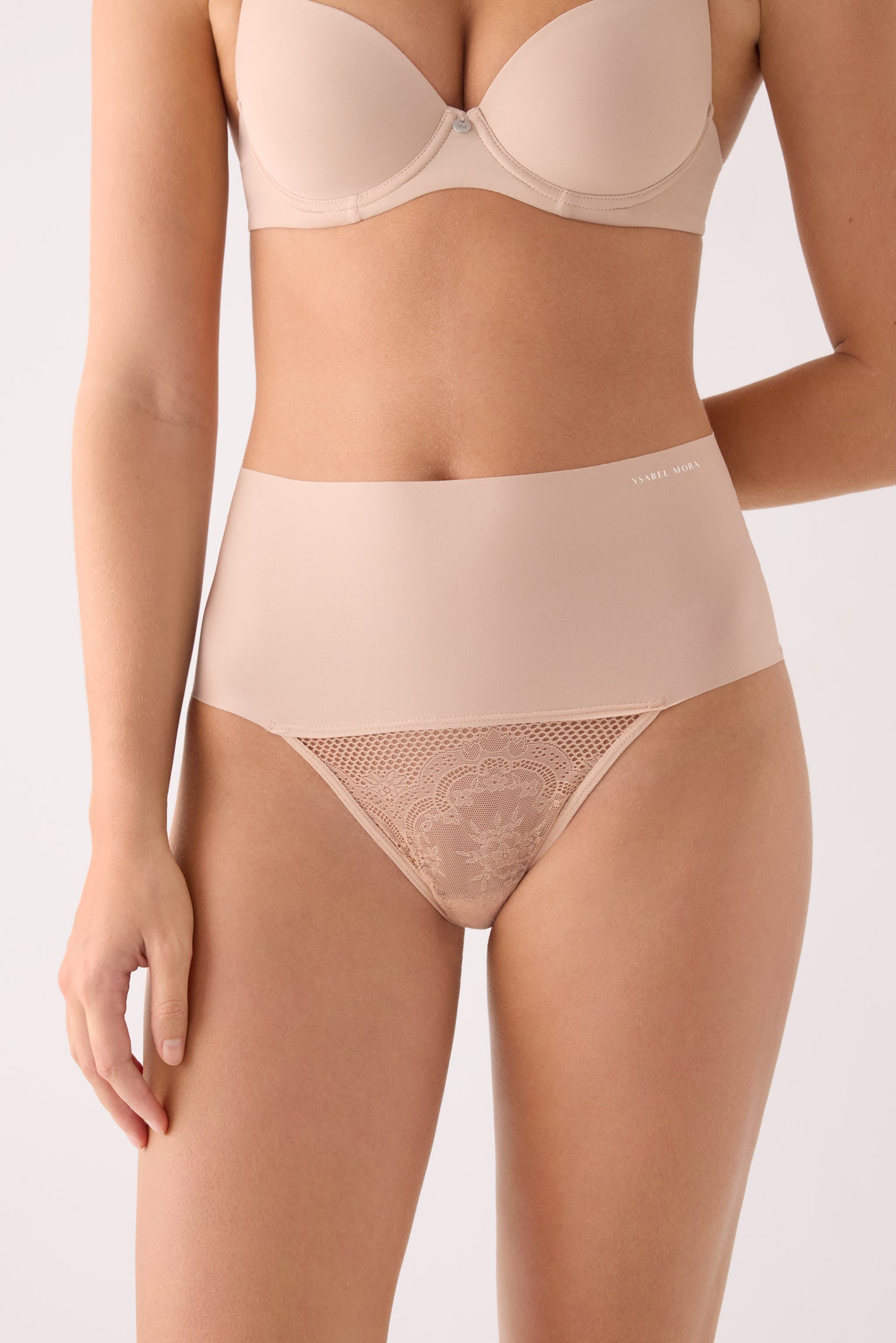 PREORDINE Slip a vita alta taglio laser nude