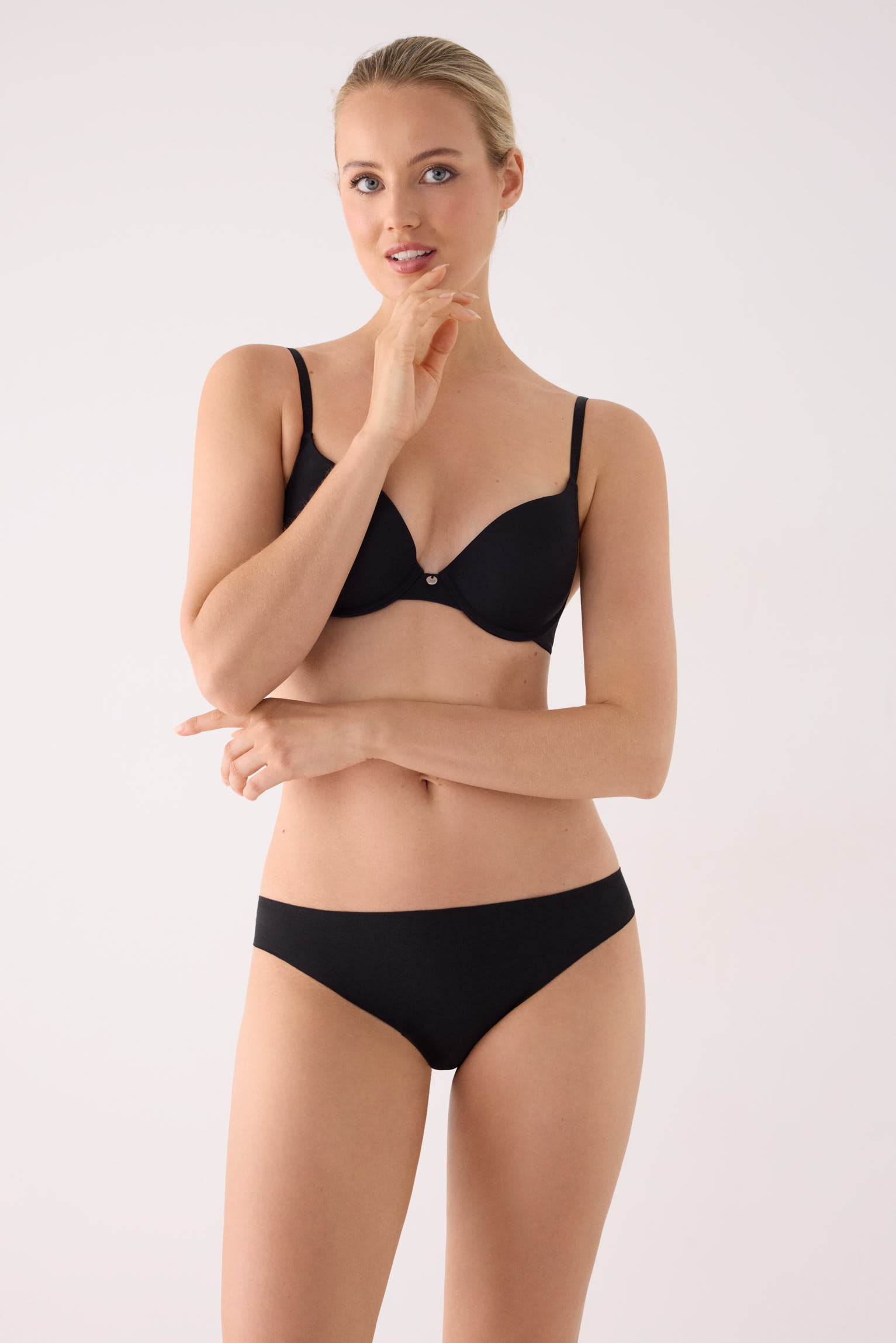 Slip brasiliana cotone taglio laser con pizzo nero
