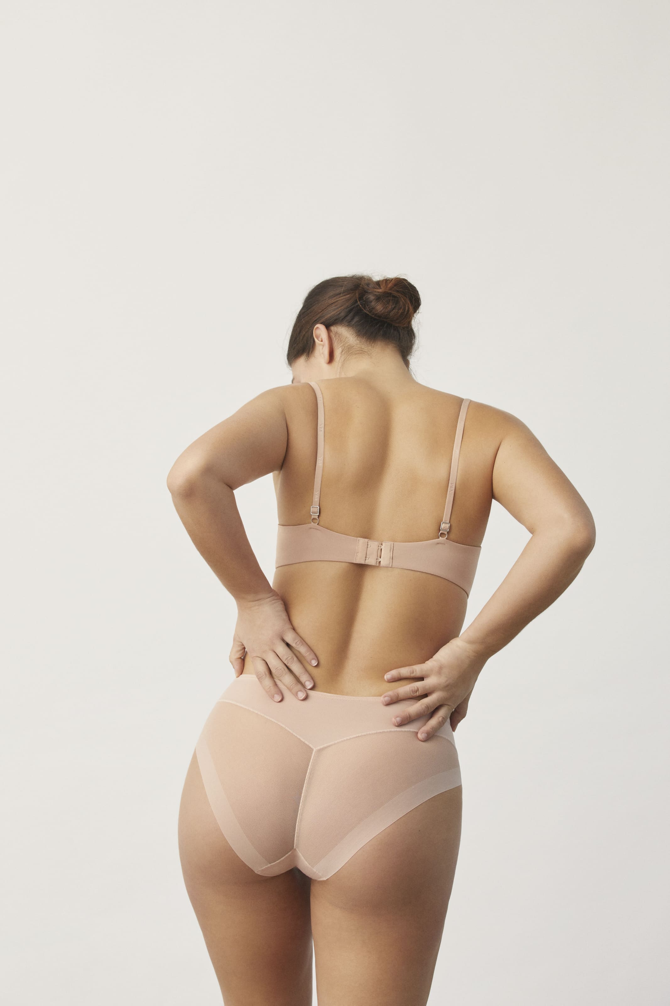 19601-3-braga-tul-invisible-mujer-ysabel-mora-nude