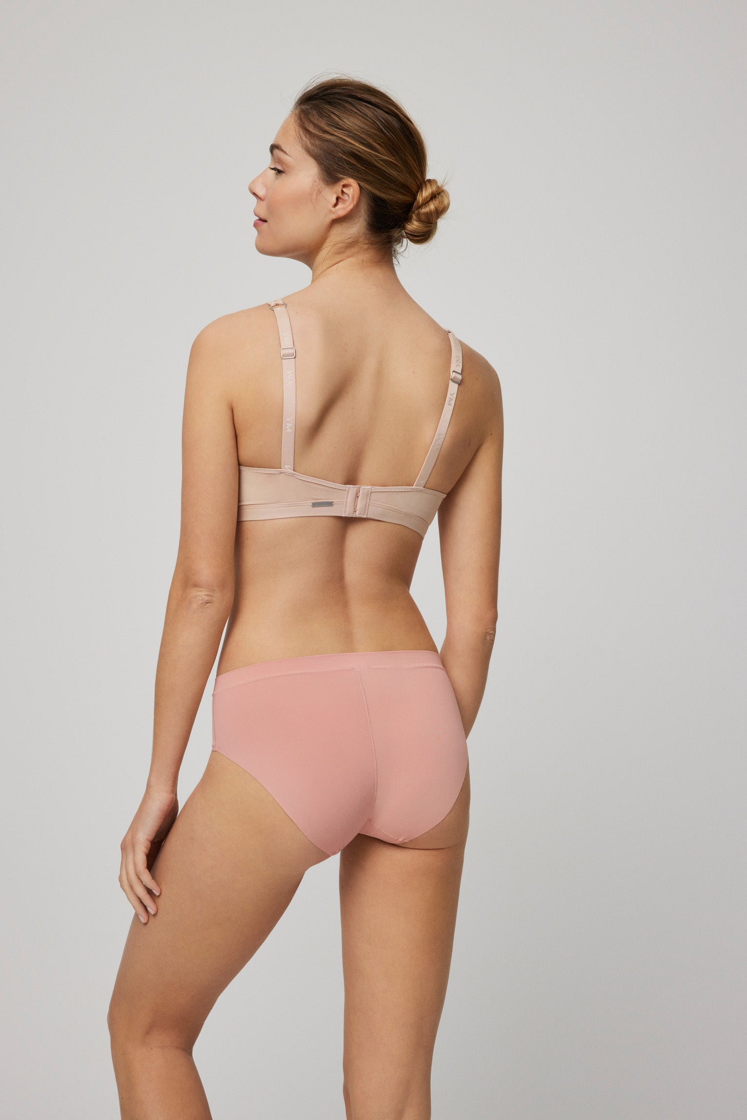 braga-midi-adapt-elastica-con-acabados-invisibles-rosa-ysabel-mora