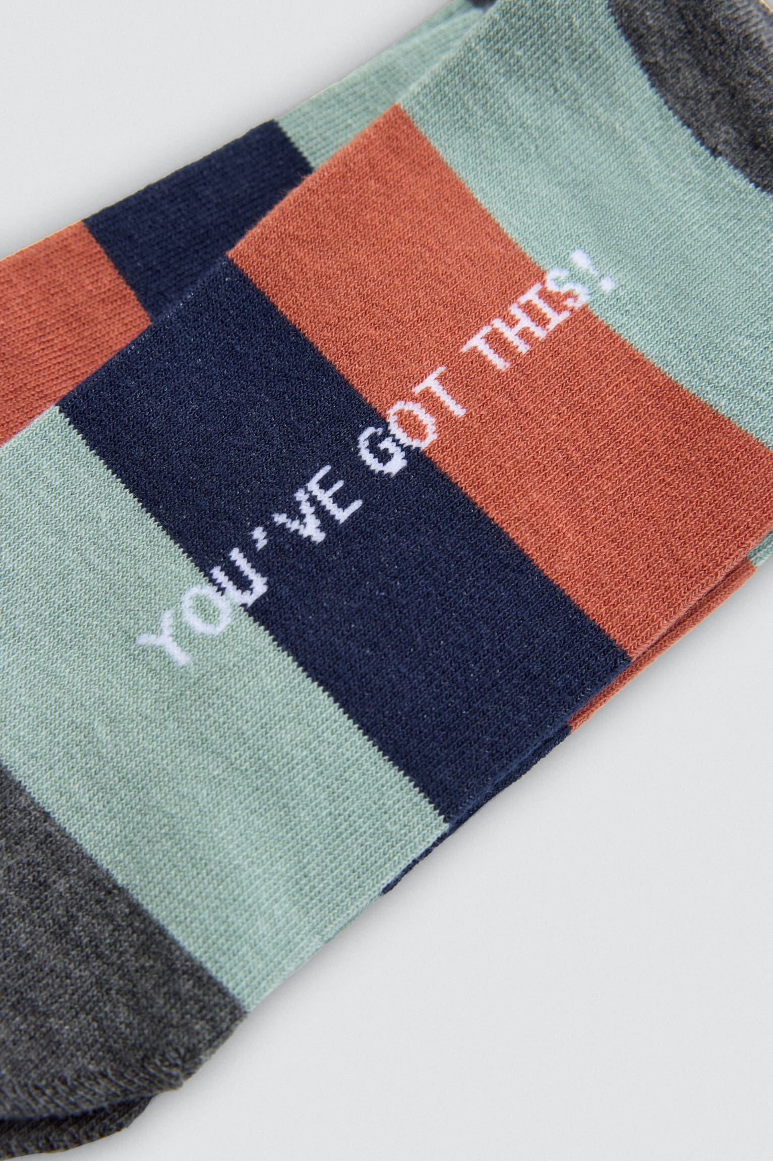 22959-5-pack-regalo-3-calcetines-estampados