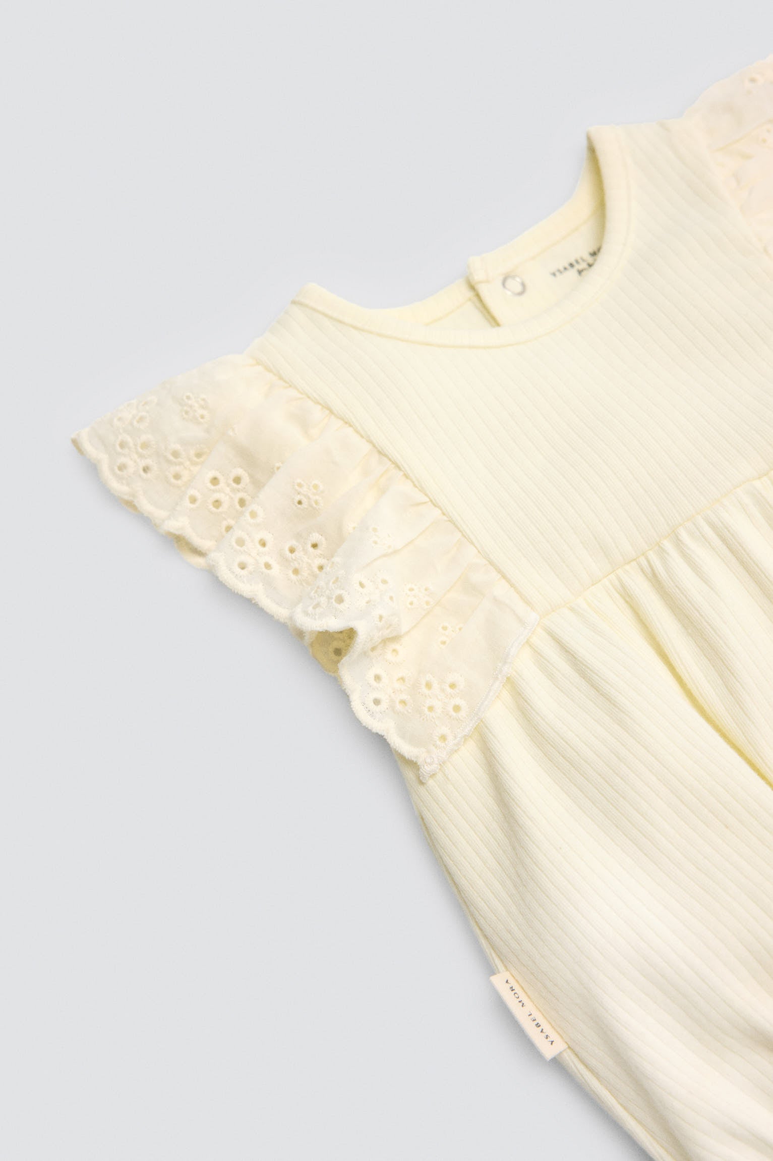 Ranita bebé sin mangas detalles volantes - Ysabel Mora