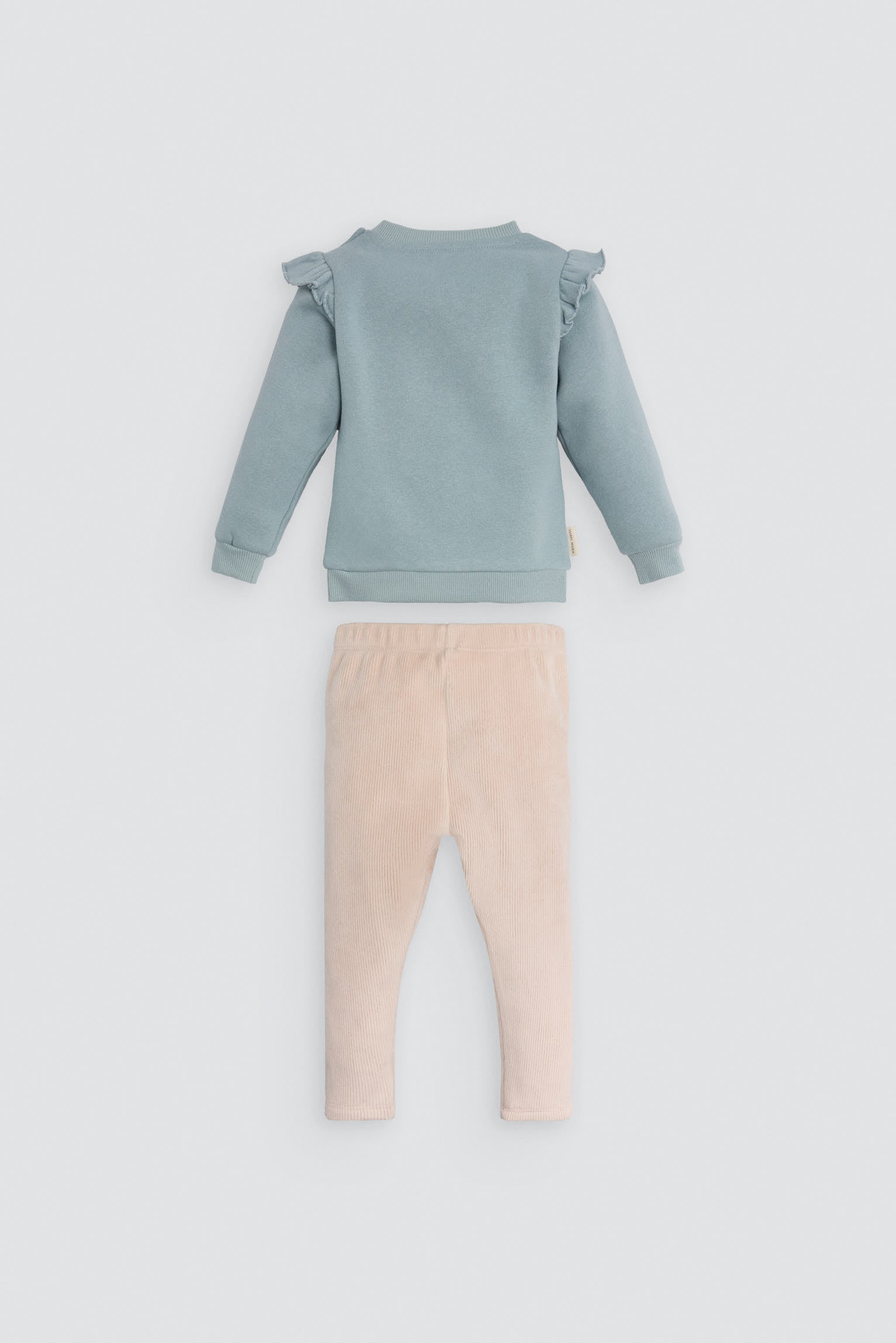 Conjunto bebé sudadera con volantes y pantalón detalle oso texturizado - Ysabel Mora