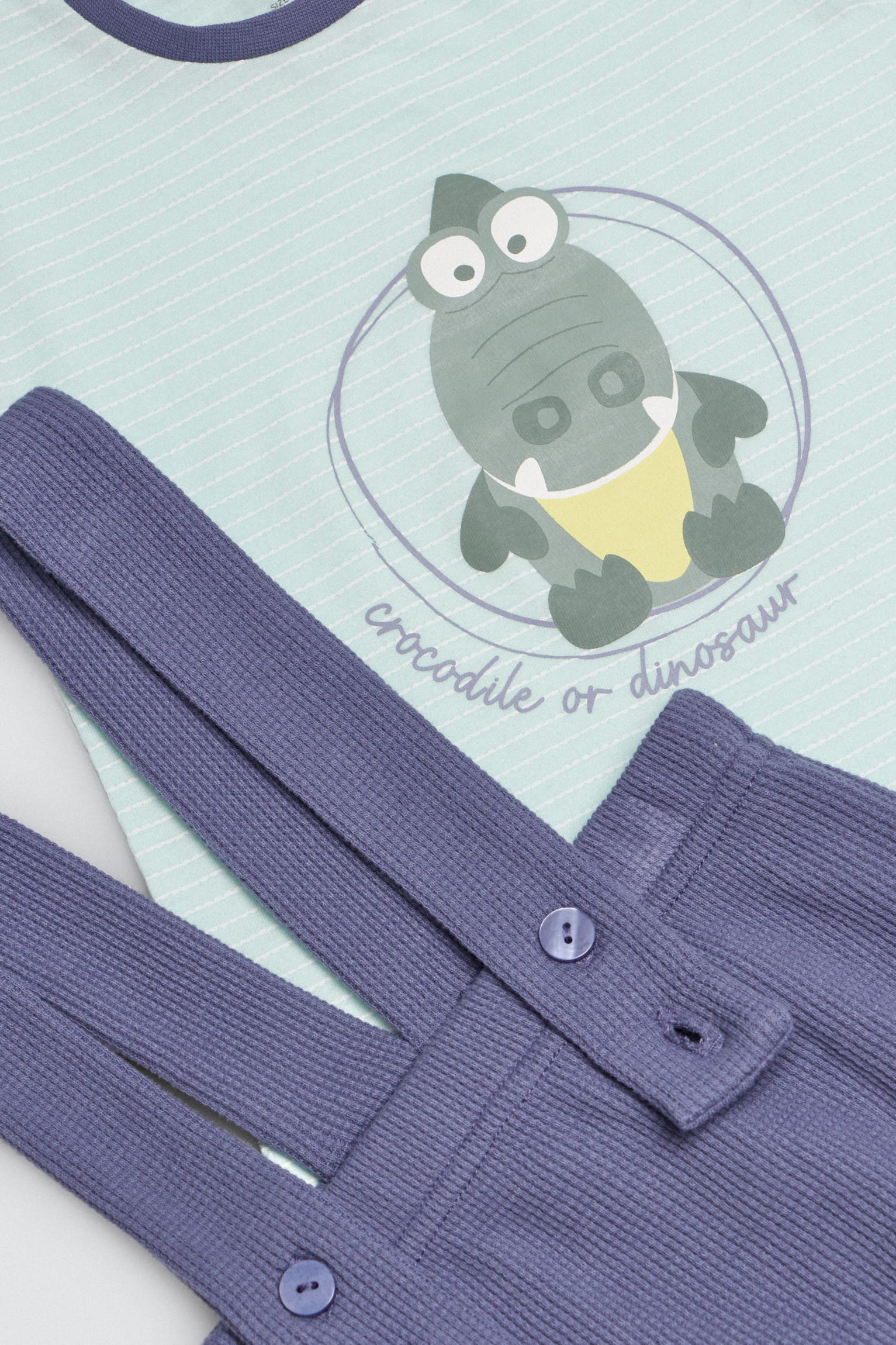 25576-2-conjunto-bebe-manga-corta-camiseta-peto-nino-ysabel-mora-verde