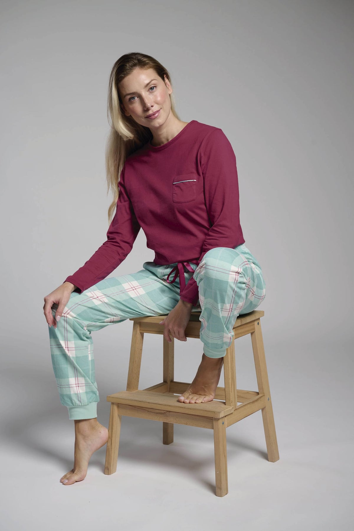 26209-pijama-largo-algodon-mujer-cuadros-verde-rojo-manga-larga