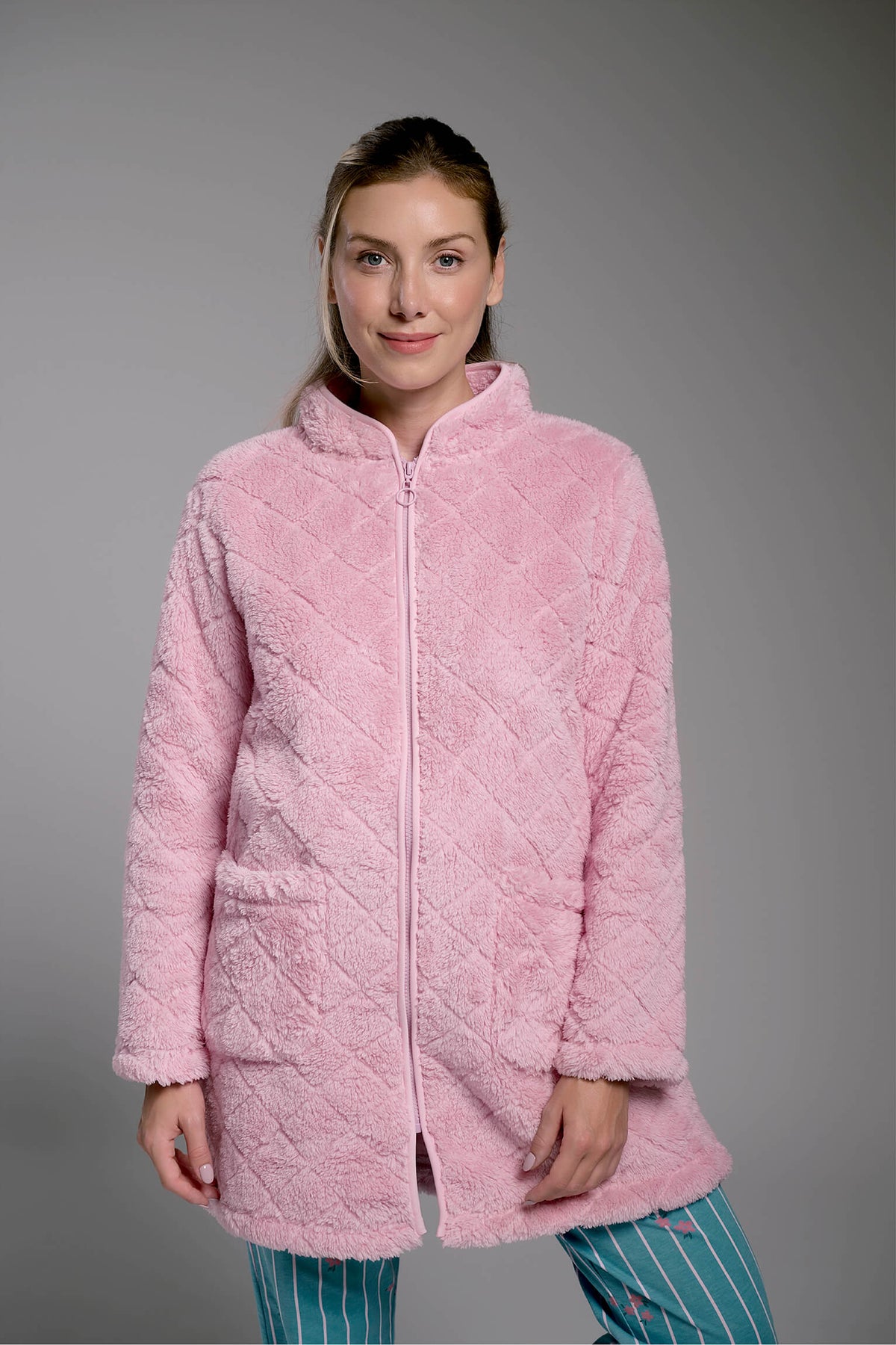 Bata corta polar de borreguito rosa para mujer con cremallera, ropa de casa cálida para otoño e invierno.