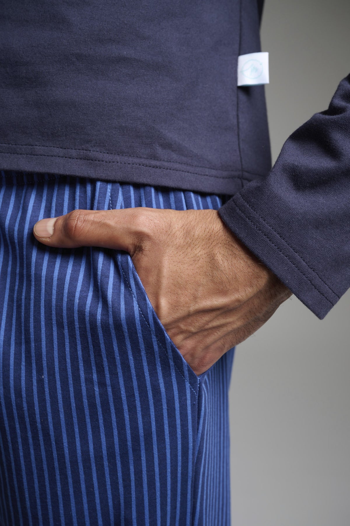 Pigiama lungo uomo cotone scollo a V stampa righe verticales