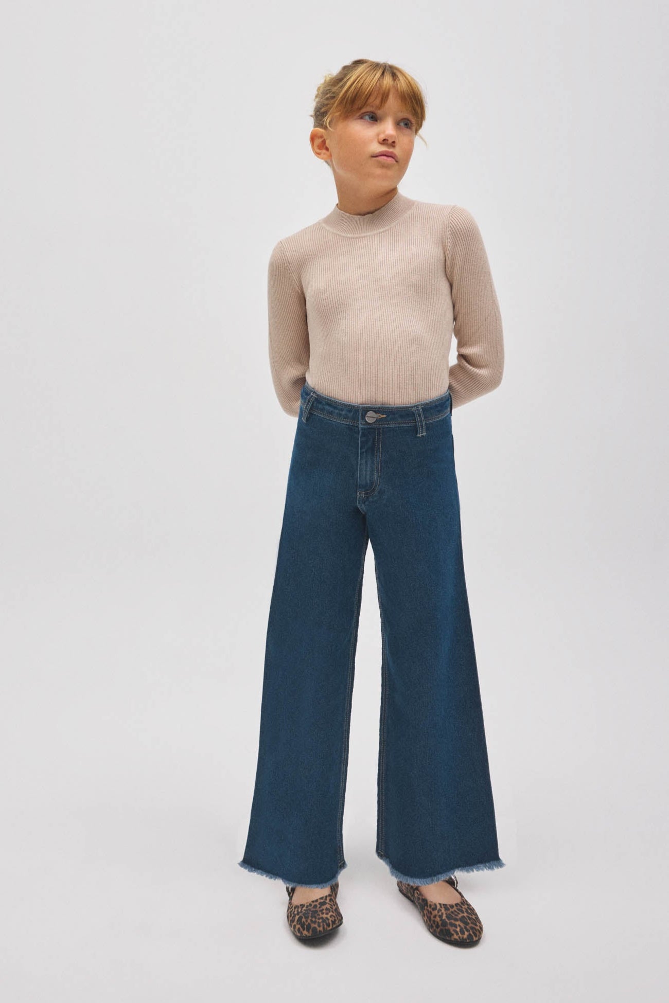 33253-1-pantalones-nina-vaqueros-anchos-marino-ysabel-mora