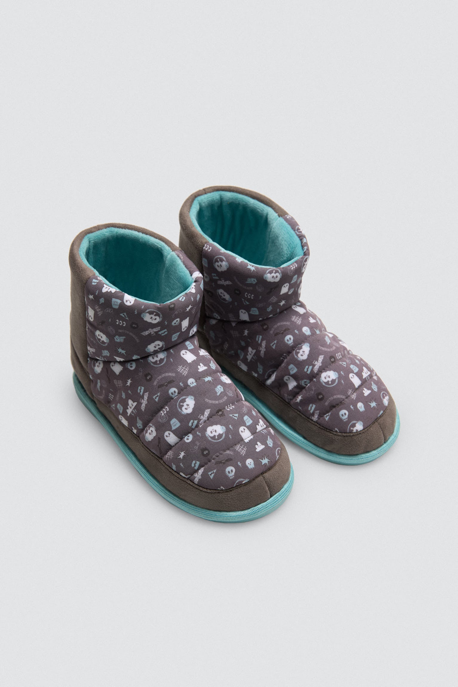 44047-2-botas-de-casa-infantiles-estampado-fantasmas