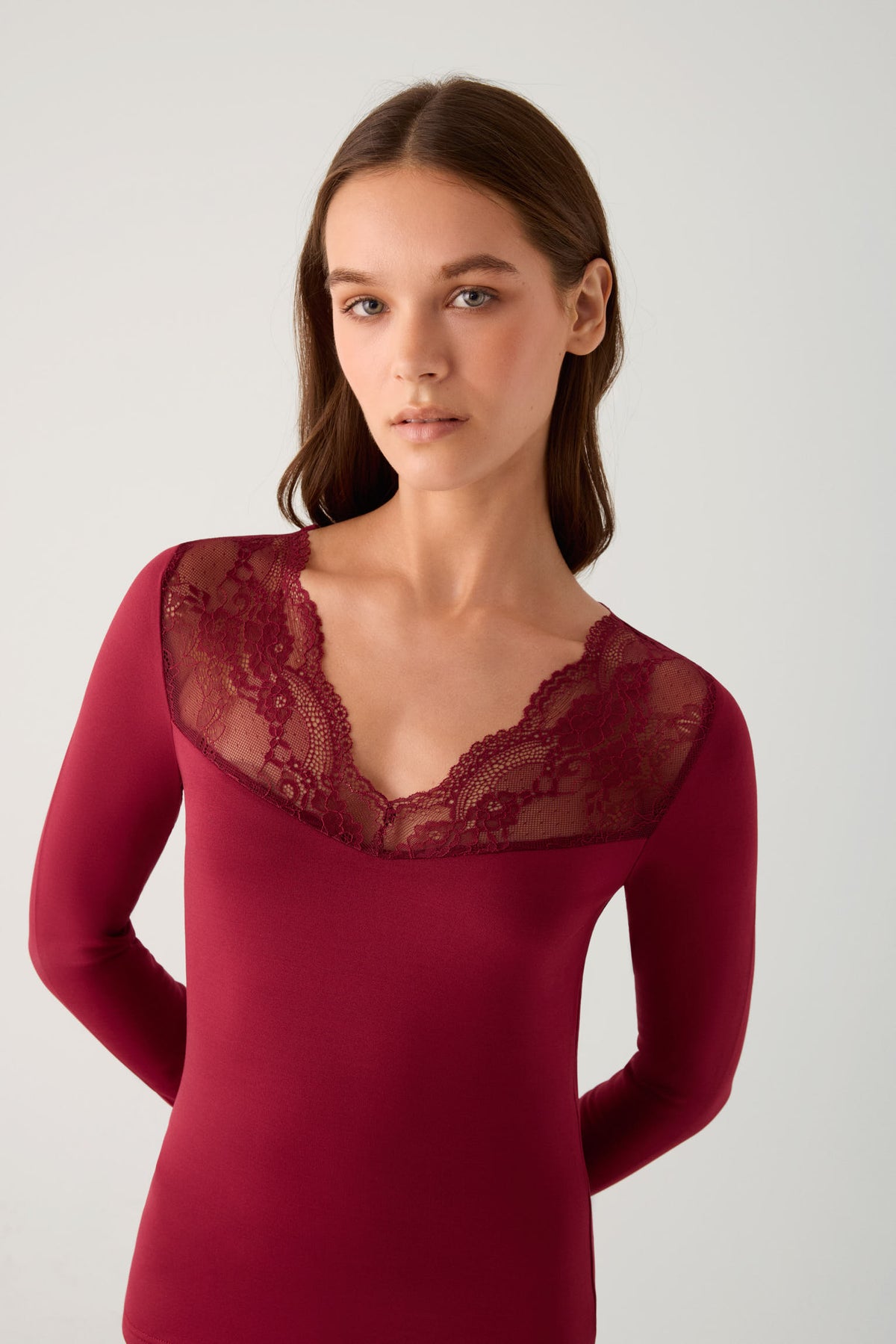 T-shirt termica da donna a maniche lunghe con scollo a V e pizzo bordeaux