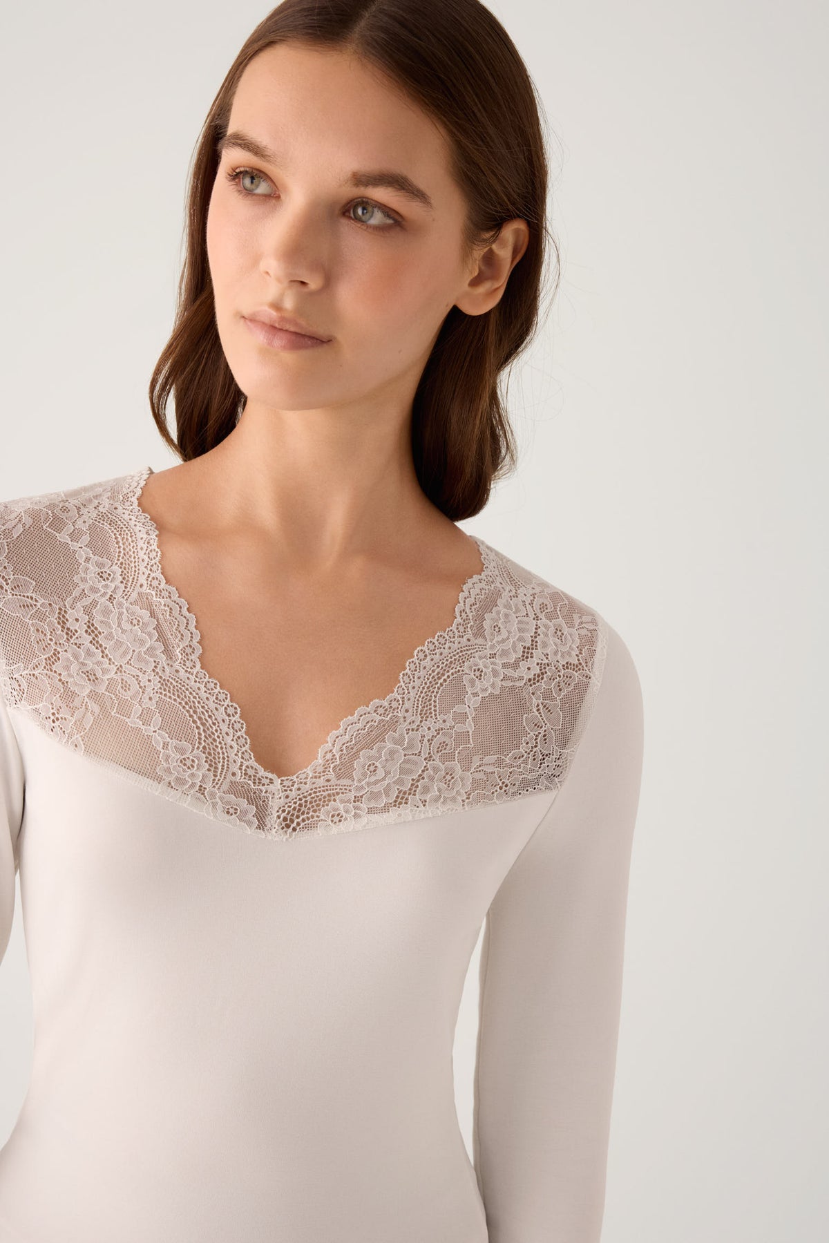 T-shirt da donna a maniche lunghe con scollo a V e pizzo avorio THERMAL