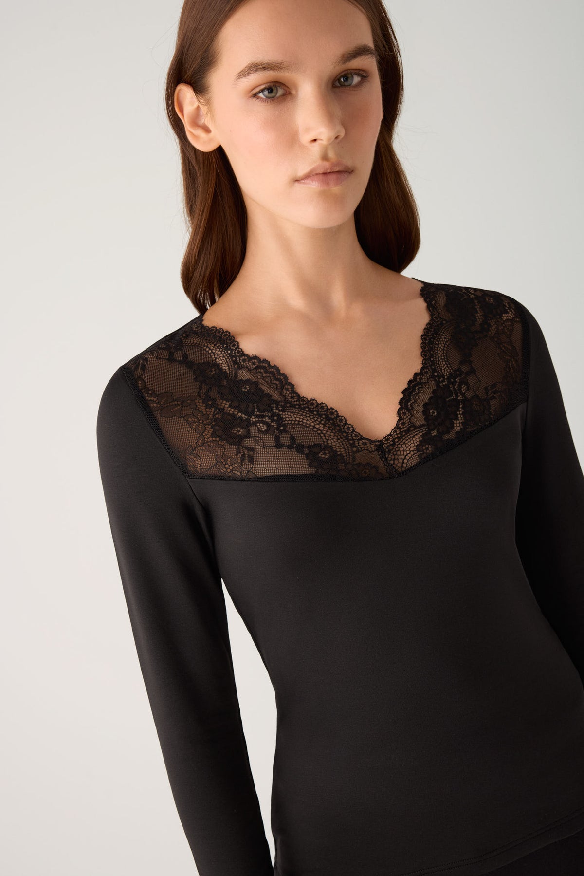 T-shirt termica da donna a maniche lunghe con scollo a V e pizzo nero