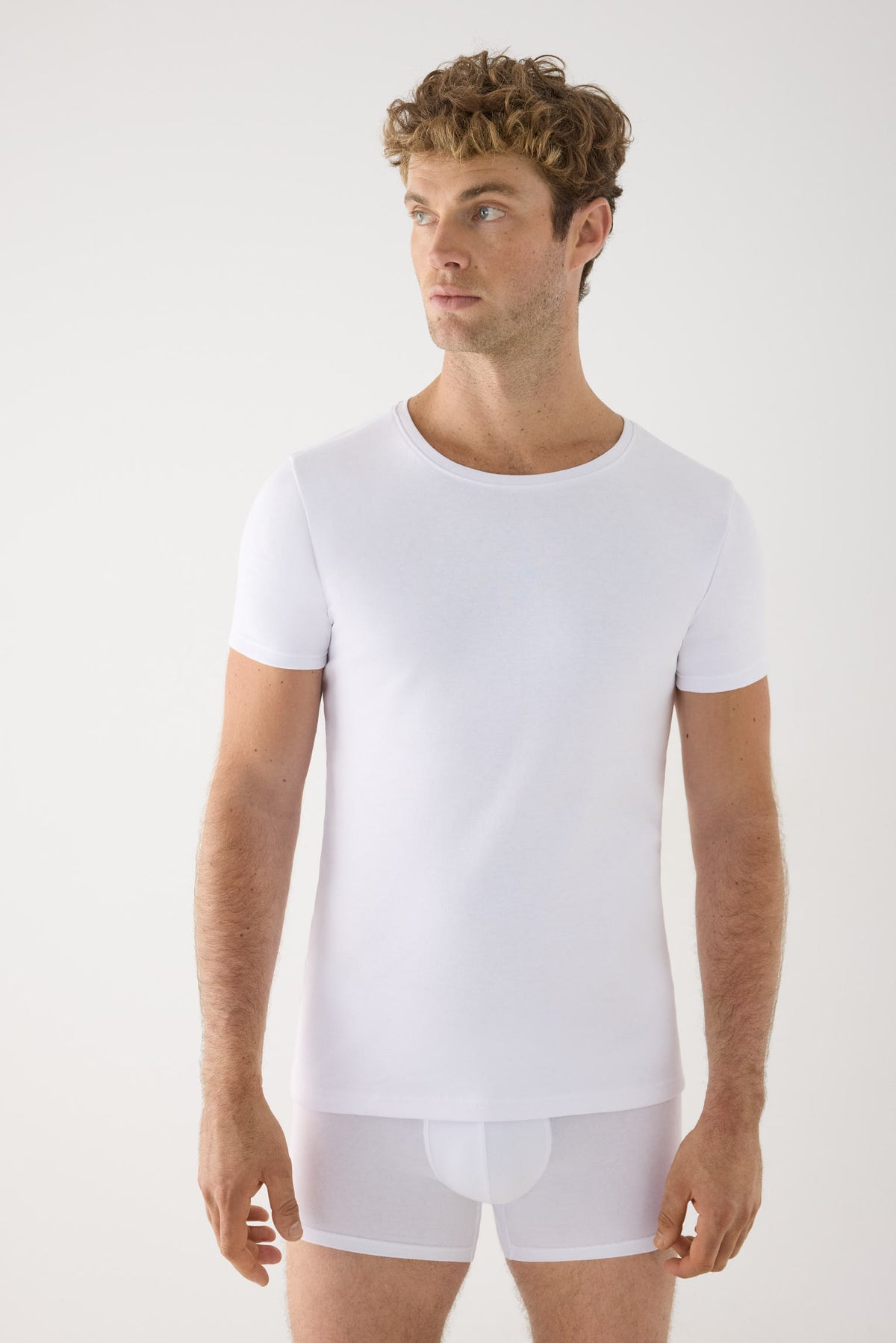 T-shirt da uomo a maniche corte in cotone bianco, leggera e termica.