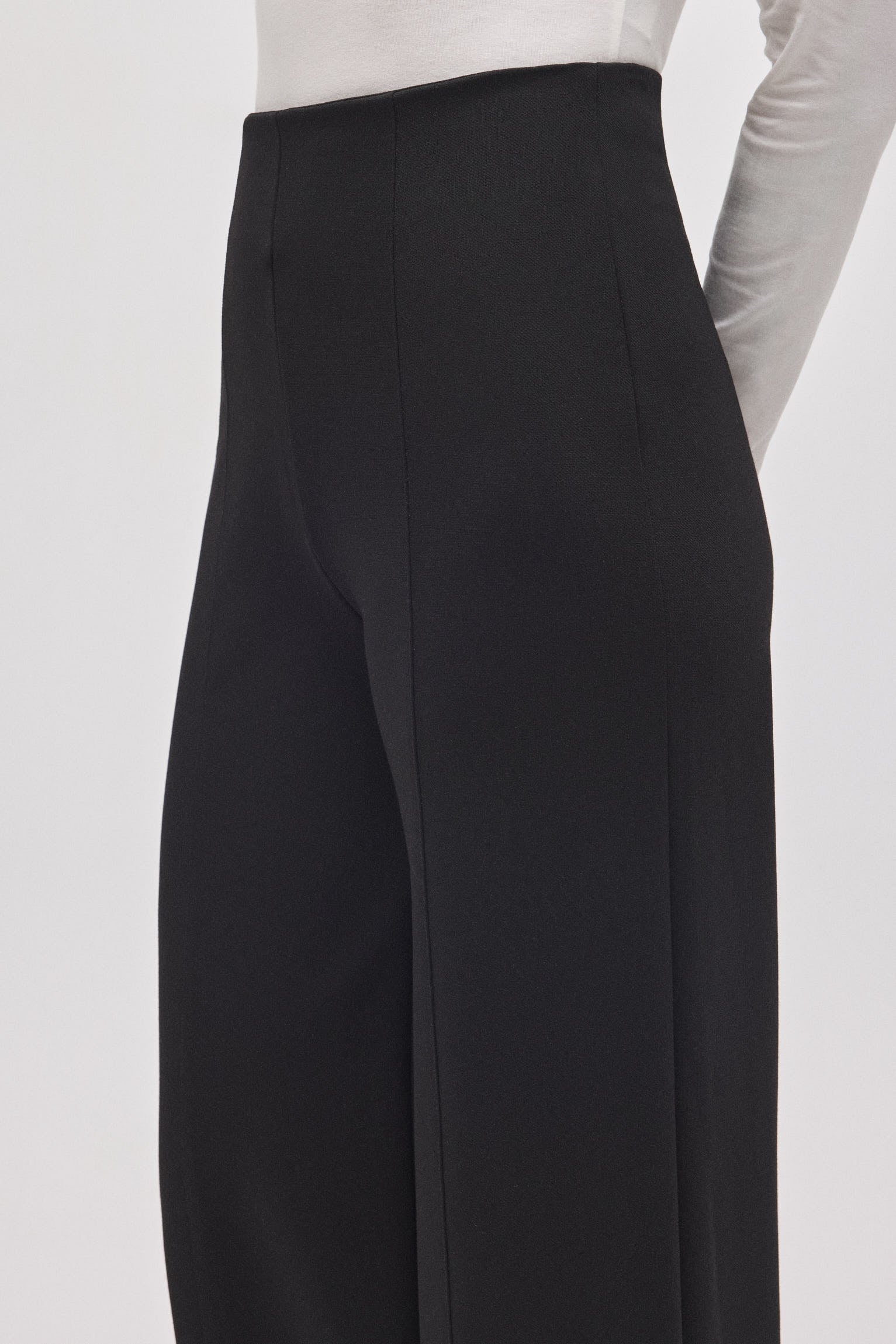 70453-4-pantalon-de-vestir-wide-negro-ysabel-mora