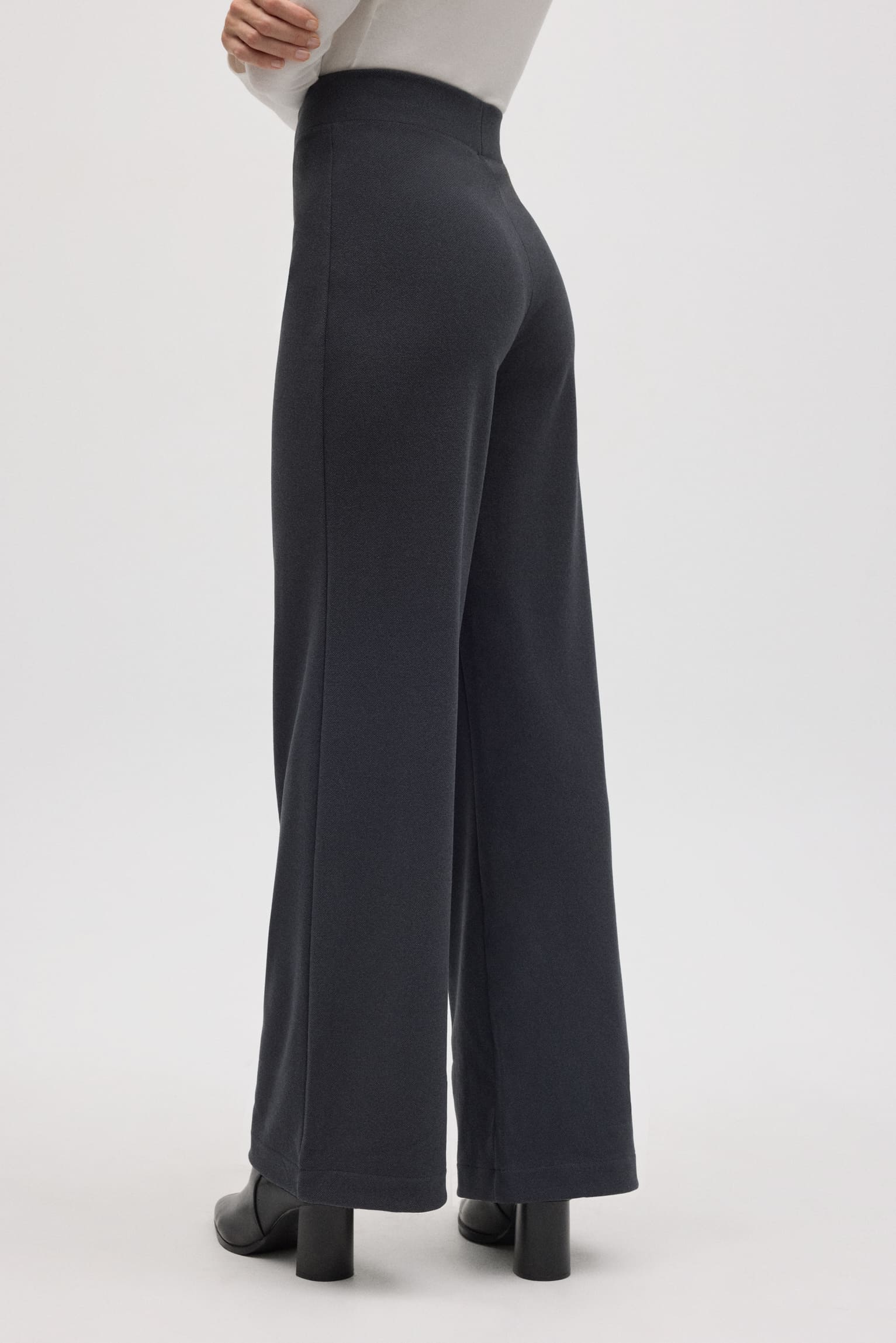 70669-3-pantalon-recto-con-textura-marengo