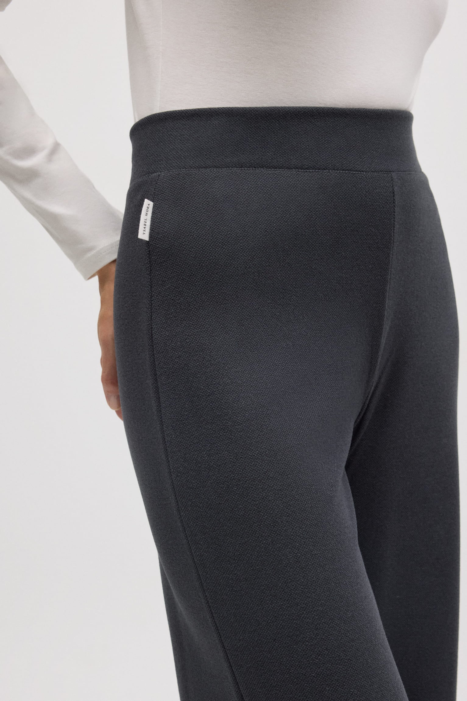 70669-4-pantalon-recto-con-textura-marengo