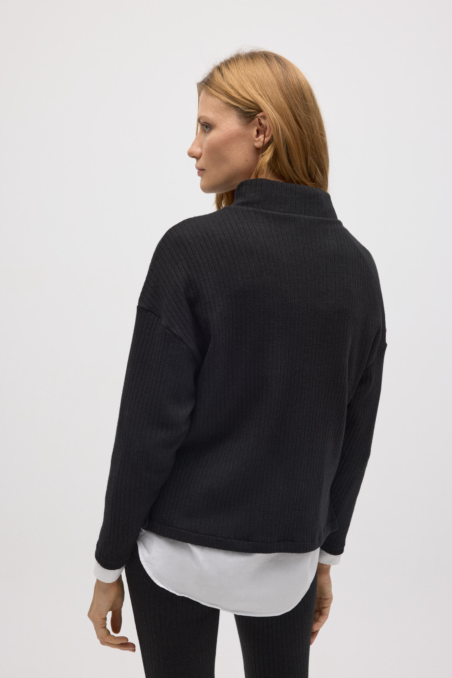 70679-3-jersey-cuello-perkins-punto-canale-negro