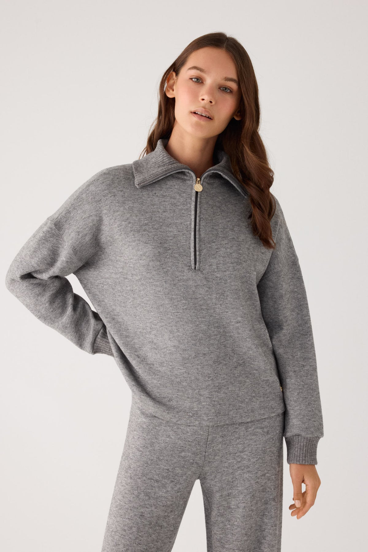 70724-melange-grey-jersey-comodo-calido-detalle-cremallera-gris