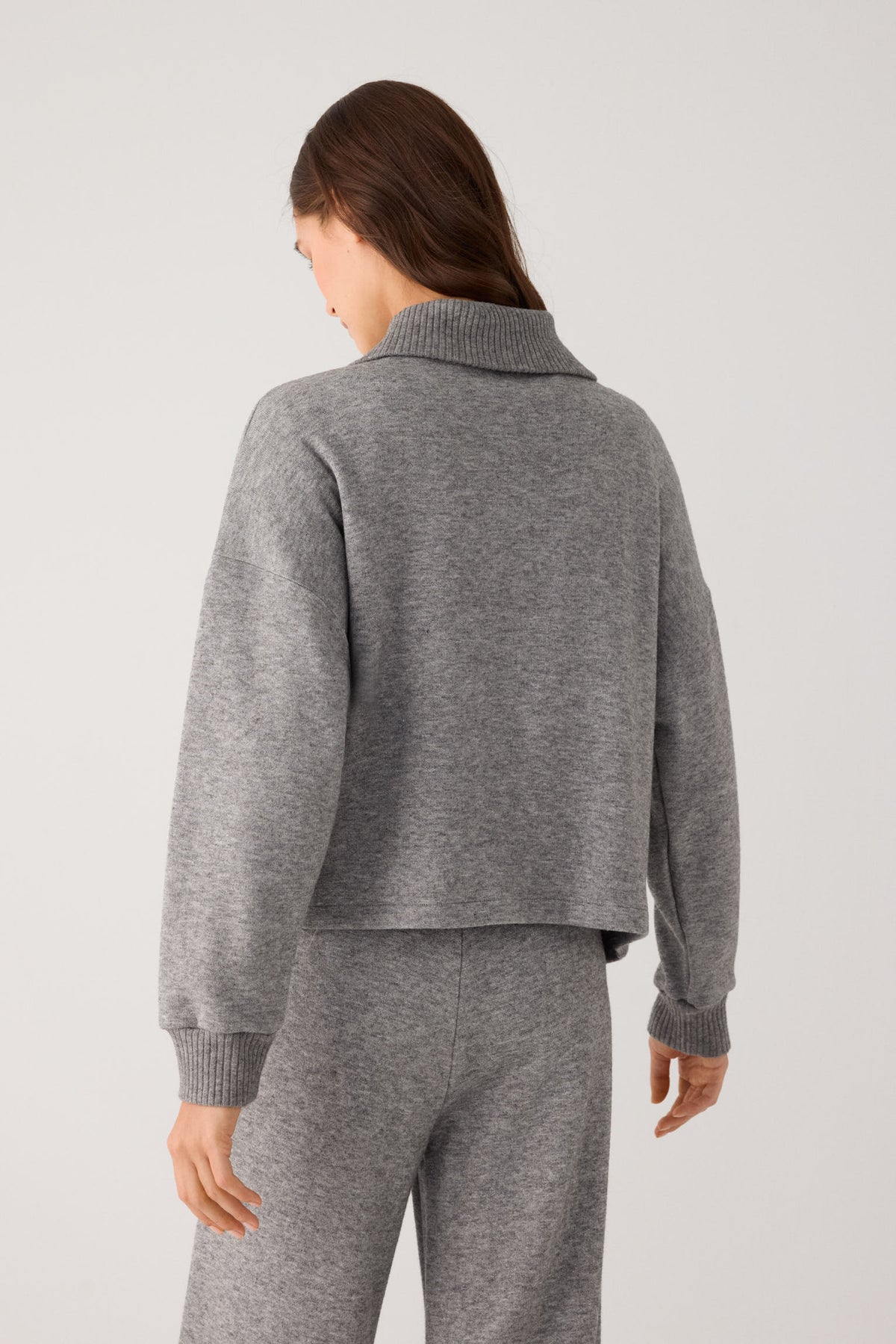 70724-melange-grey-jersey-comodo-calido-detalle-cremallera-gris