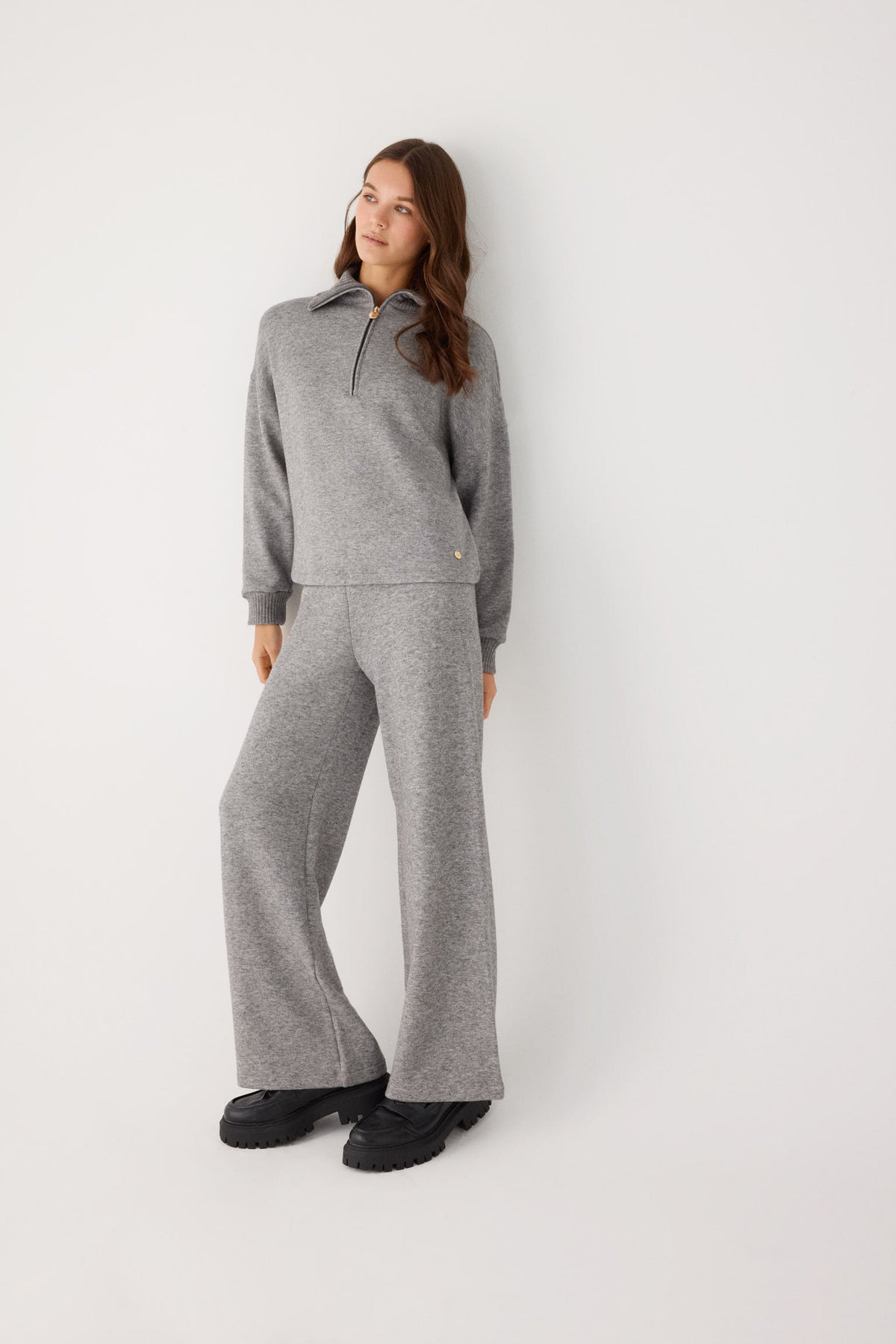 70724-melange-grey-jersey-comodo-calido-detalle-cremallera-gris