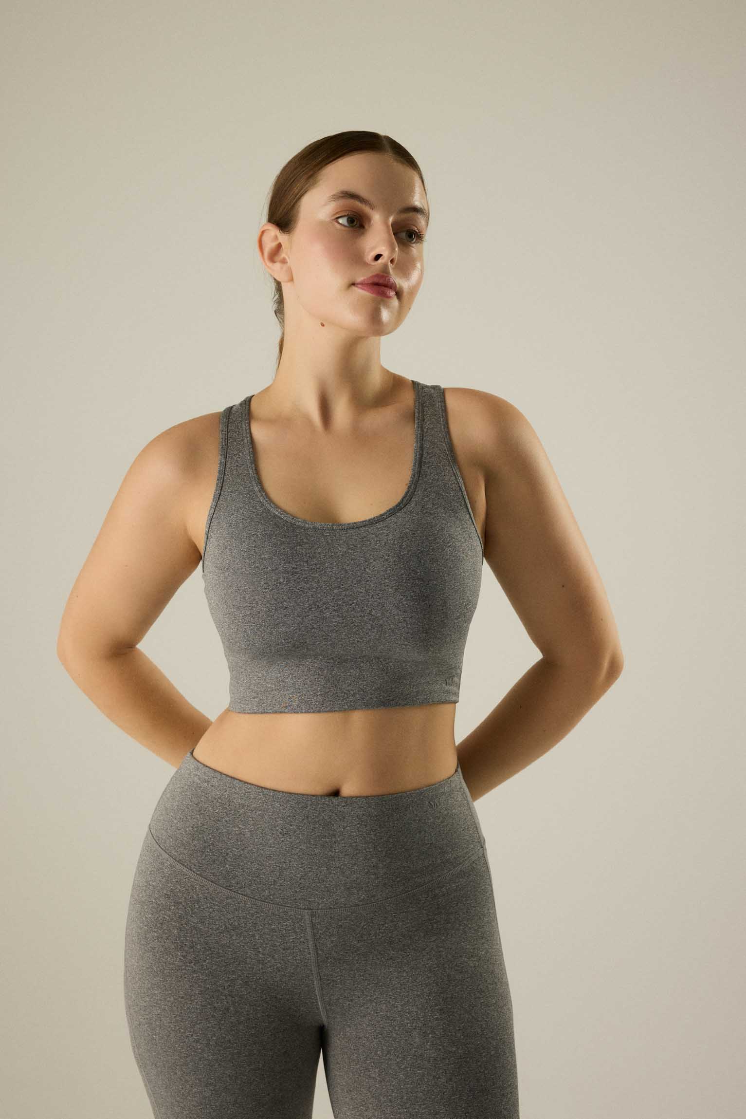 70838-5-ropa-deportiva-top-mujer-ysabel-mora - Gris