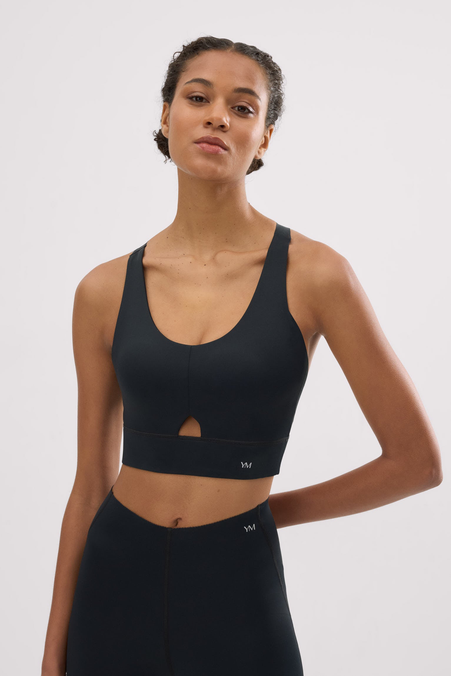 Reggiseno sportivo compressivo dettaglio apertura sostegno medio nero
