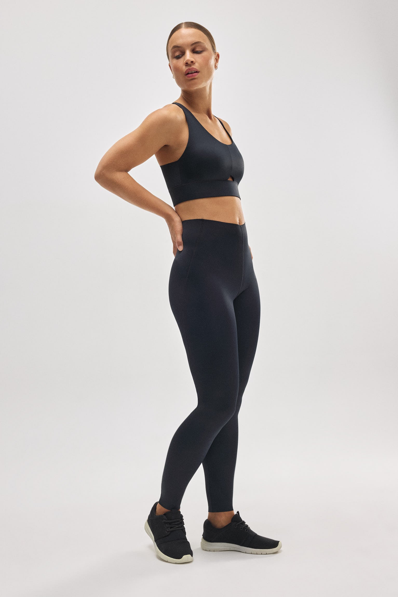 Leggings sportivi compressivi lunghi neri con pancia piatta