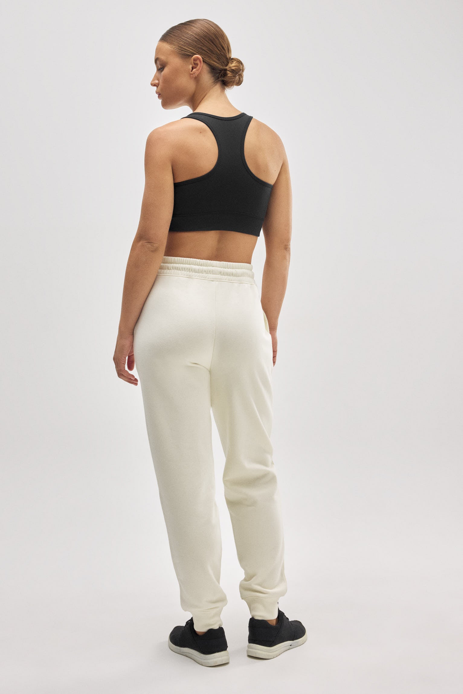 70943-2-pantalon-jogger-deportivo-afelpado-con-cintura-ajustable-marfil