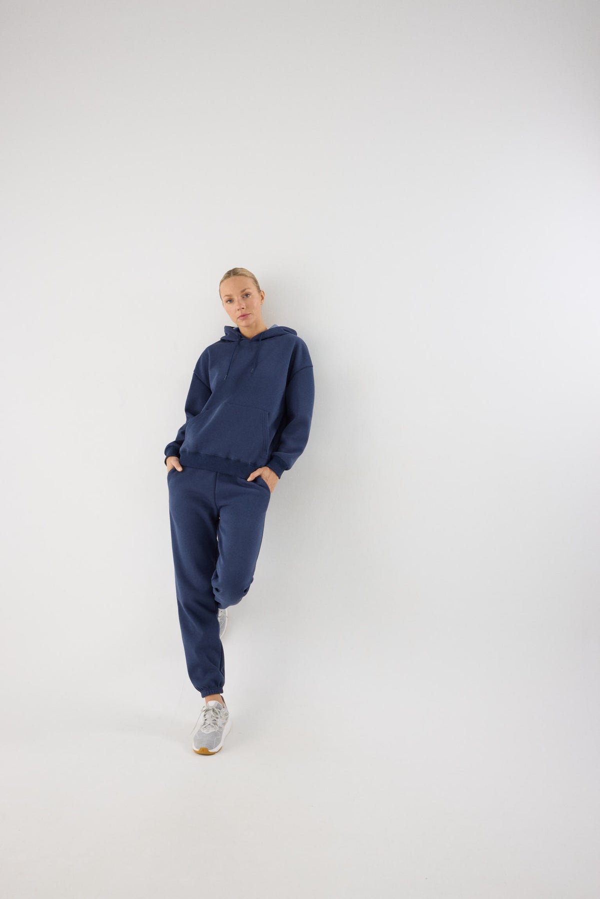chándal deportivo mujer Slowloom en azul marino light blue detalle tejido acabado tejido cálido family match