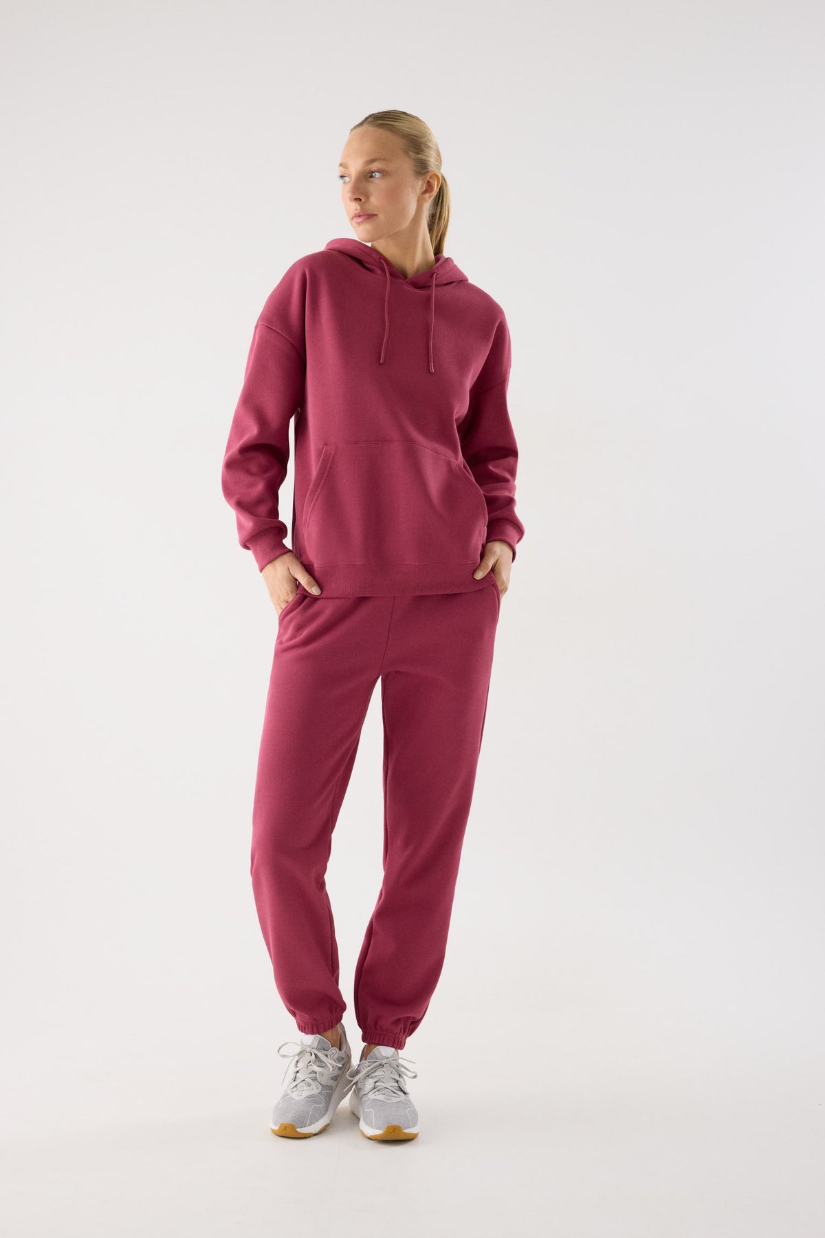 chándal deportivo mujer Slowloom en rosa nocturne rose vista principal en look deportivo tejido cálido family match
